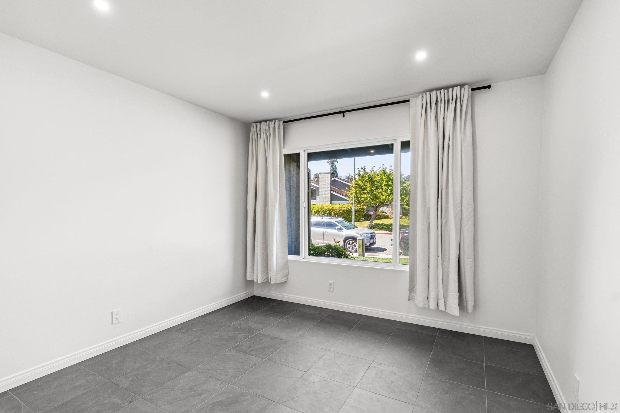 Detail Gallery Image 12 of 16 For 15999  via De Las Palmas, Rancho Santa Fe,  CA 92091 - 3 Beds | 2 Baths