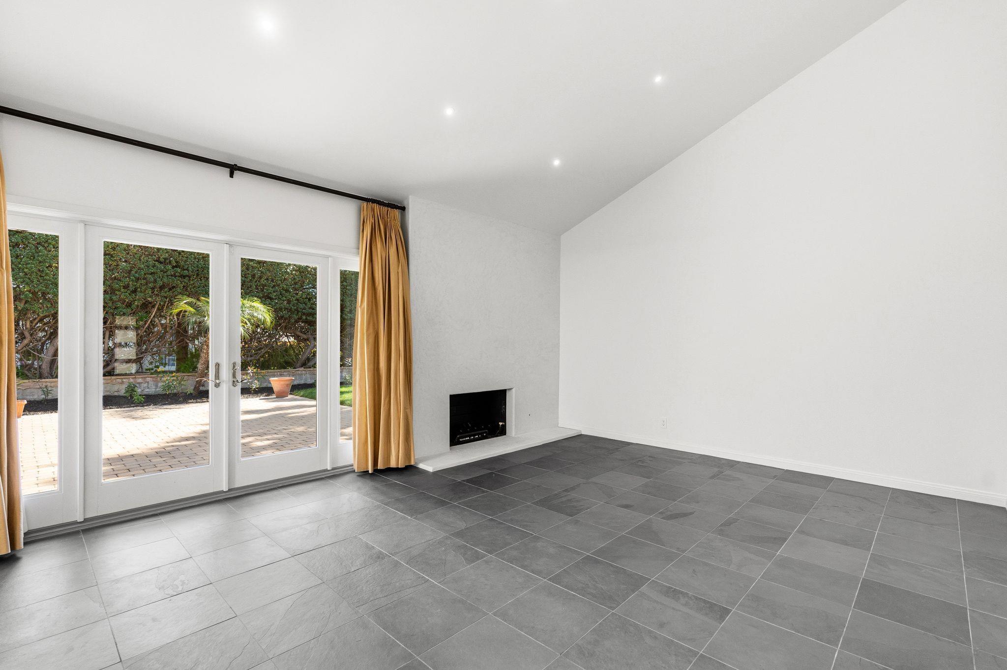 Detail Gallery Image 6 of 16 For 15999  via De Las Palmas, Rancho Santa Fe,  CA 92091 - 3 Beds | 2 Baths