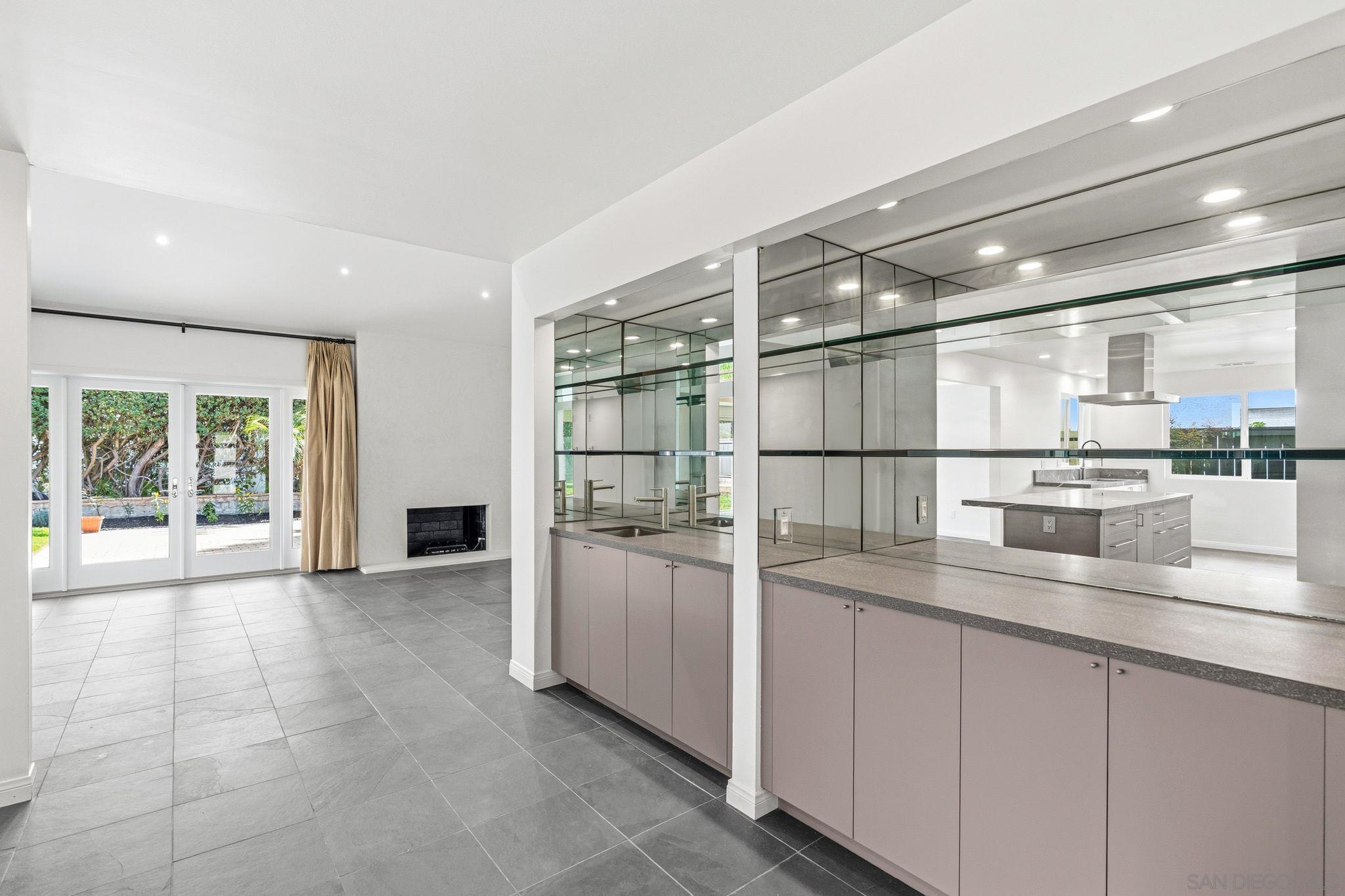 Detail Gallery Image 8 of 16 For 15999  via De Las Palmas, Rancho Santa Fe,  CA 92091 - 3 Beds | 2 Baths