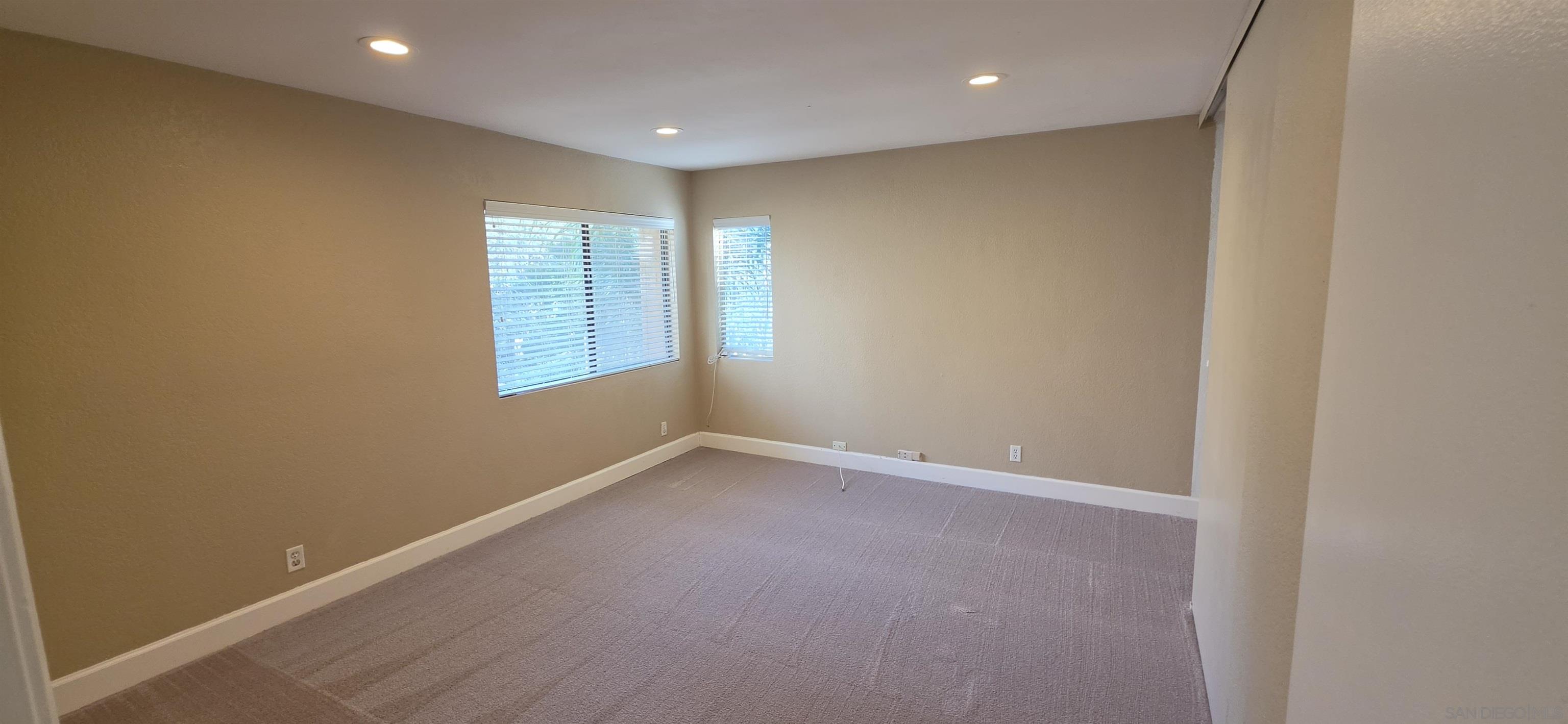 Detail Gallery Image 12 of 25 For 8995  via Andar, San Diego,  CA 92122 - 3 Beds | 2/1 Baths