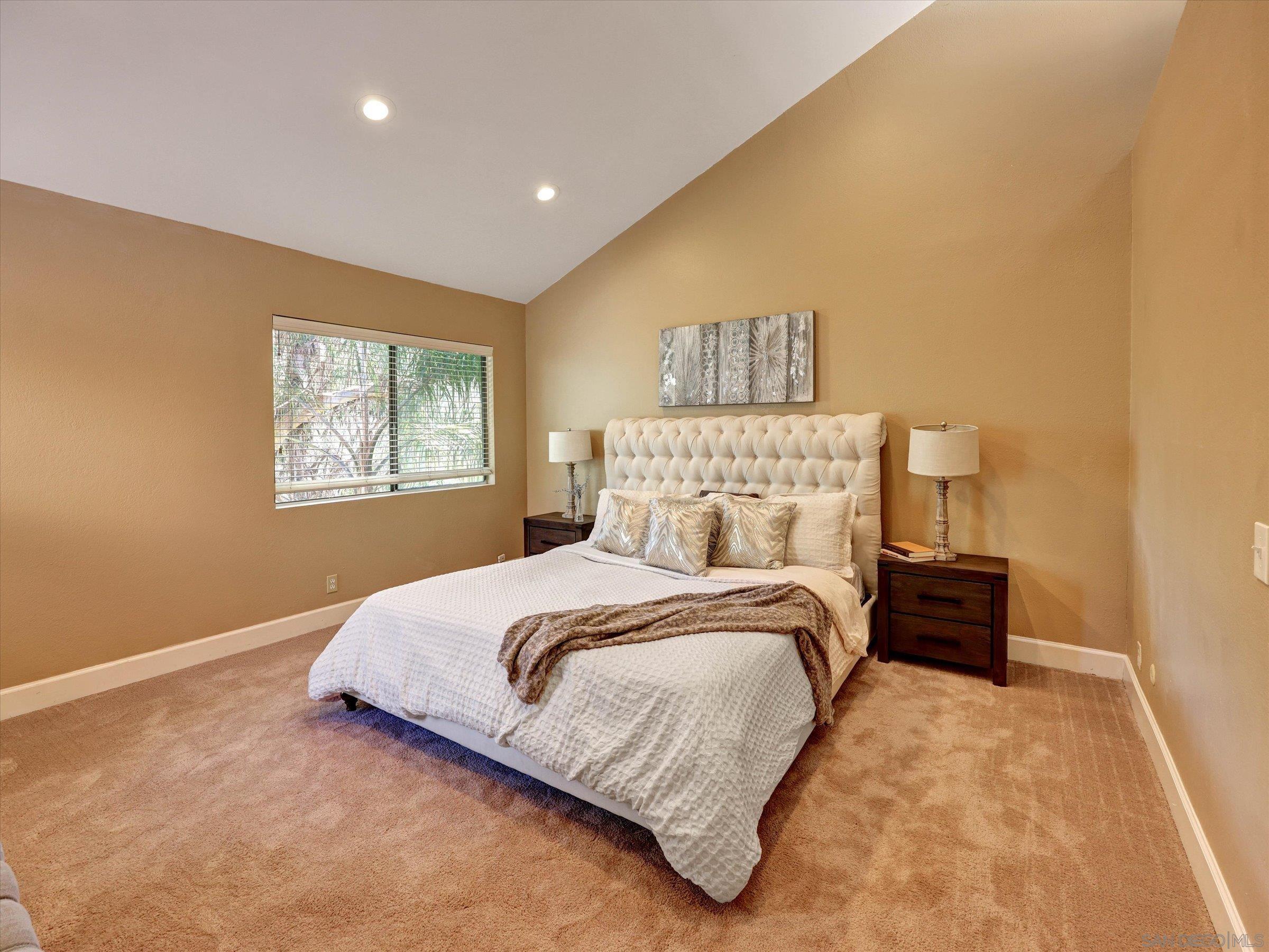 Detail Gallery Image 9 of 25 For 8995  via Andar, San Diego,  CA 92122 - 3 Beds | 2/1 Baths