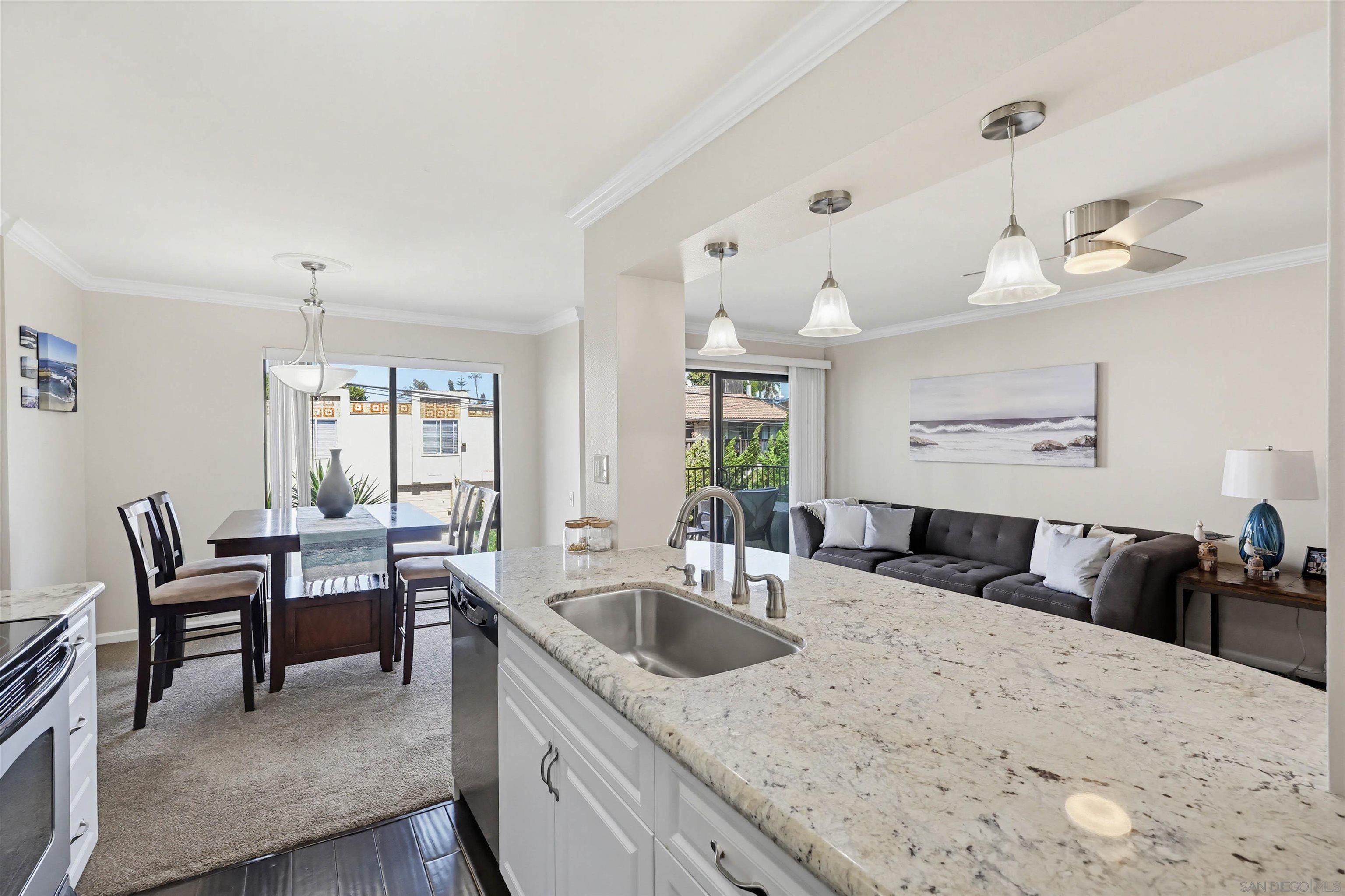 Detail Gallery Image 11 of 38 For 1235  Parker Place  2h,  San Diego,  CA 92109 - 3 Beds | 2 Baths
