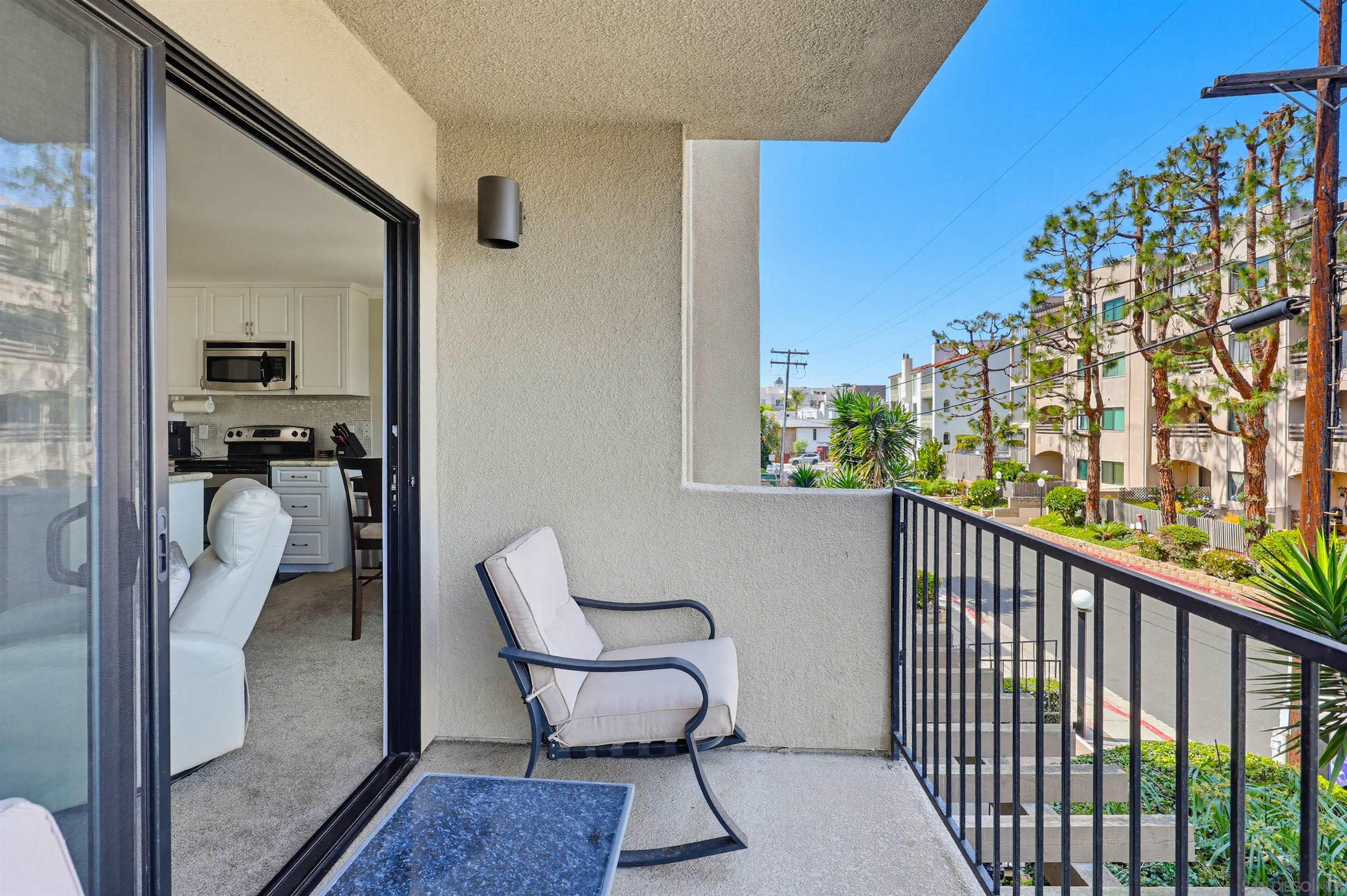 Detail Gallery Image 29 of 38 For 1235  Parker Place  2h,  San Diego,  CA 92109 - 3 Beds | 2 Baths