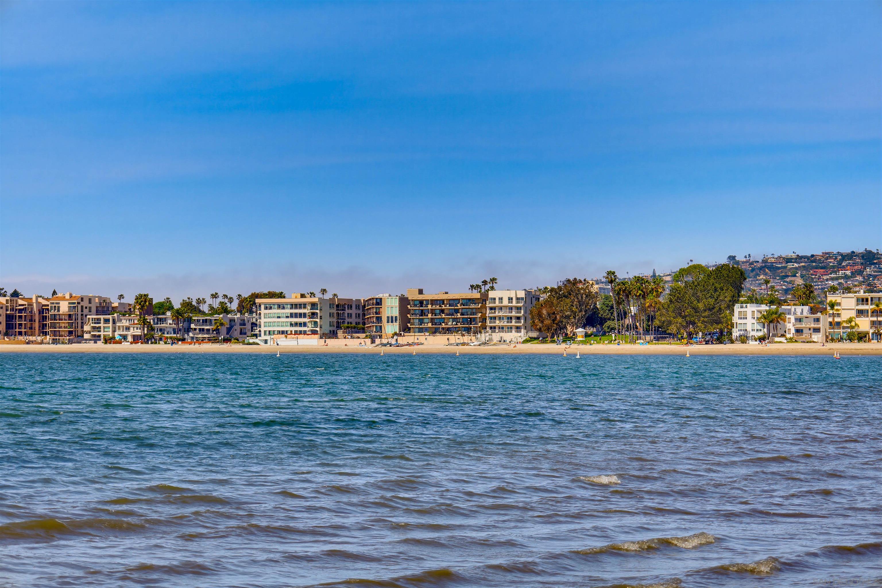 Detail Gallery Image 37 of 38 For 1235  Parker Place  2h,  San Diego,  CA 92109 - 3 Beds | 2 Baths