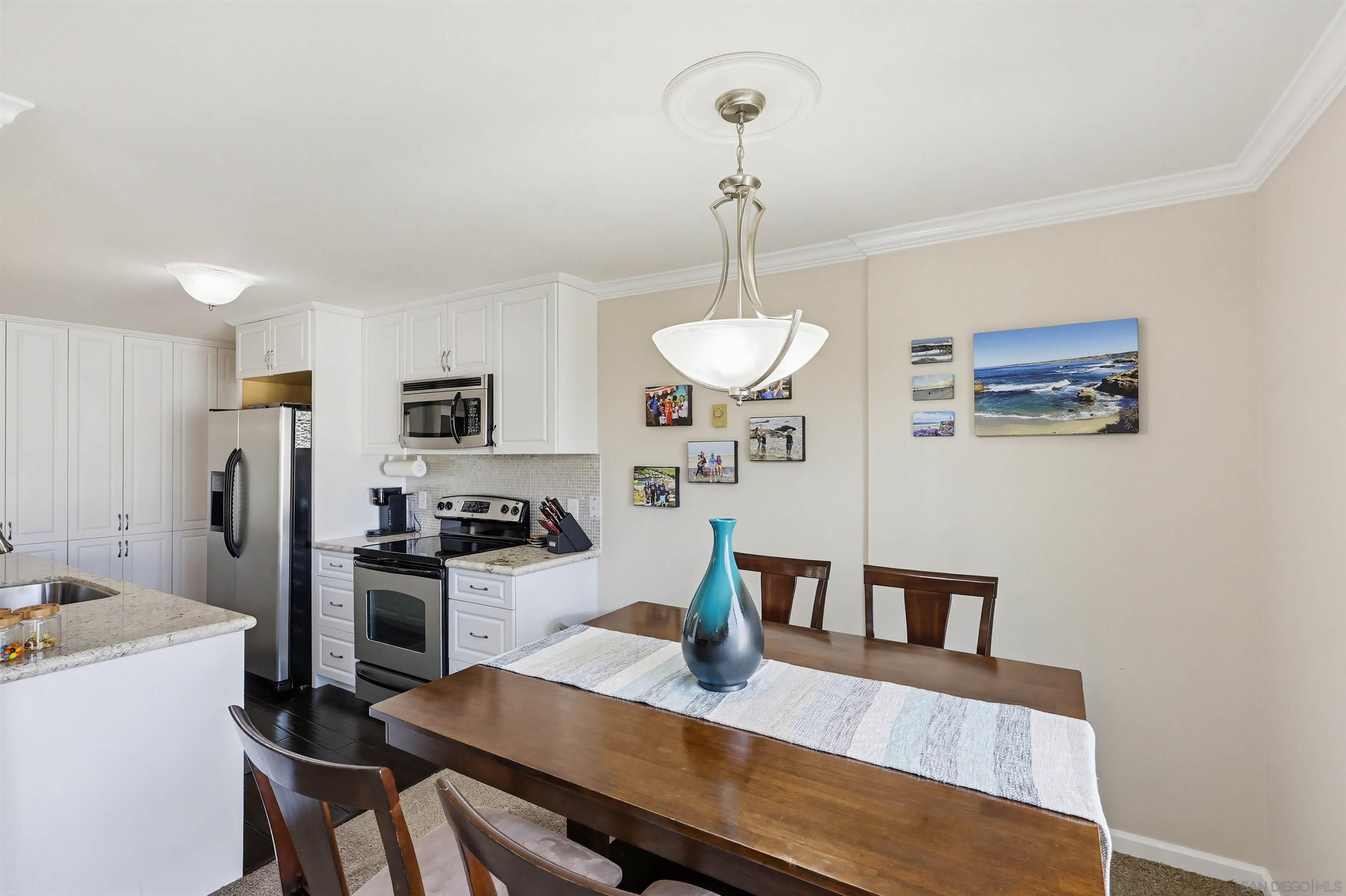 Detail Gallery Image 5 of 38 For 1235  Parker Place  2h,  San Diego,  CA 92109 - 3 Beds | 2 Baths