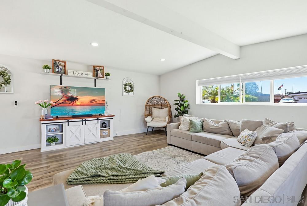 Detail Gallery Image 18 of 63 For 1451  Louden Ln, Imperial Beach,  CA 91932 - 4 Beds | 3 Baths