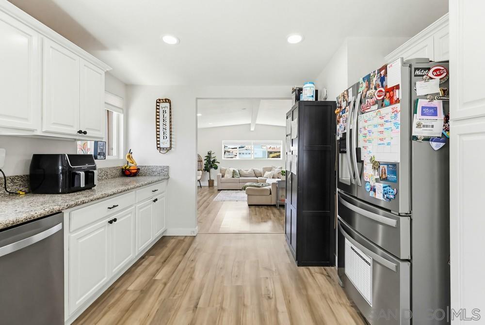 Detail Gallery Image 10 of 63 For 1451  Louden Ln, Imperial Beach,  CA 91932 - 4 Beds | 3 Baths