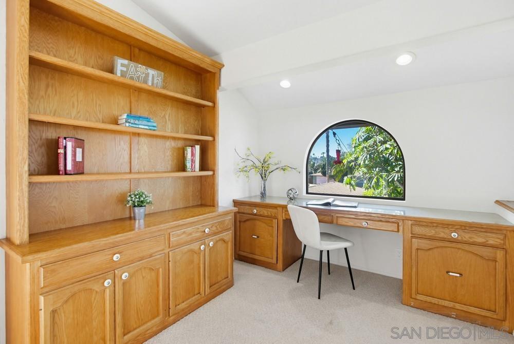 Detail Gallery Image 13 of 54 For 4562-64  Pescadero Ave., San Diego,  CA 92107 - 5 Beds | 4 Baths