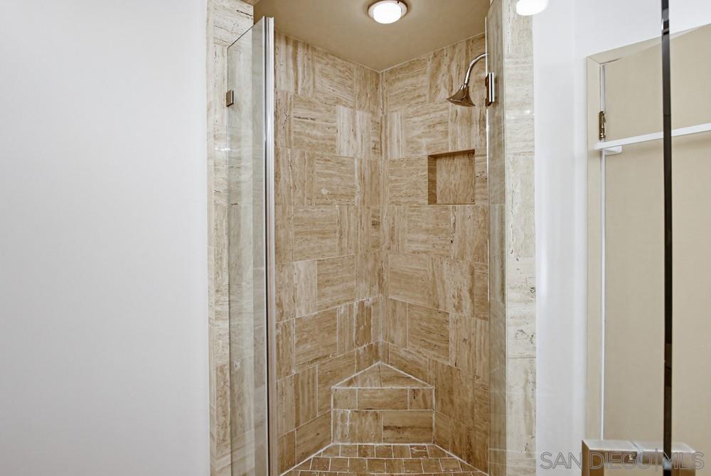 Detail Gallery Image 19 of 54 For 4562-64  Pescadero Ave., San Diego,  CA 92107 - 5 Beds | 4 Baths