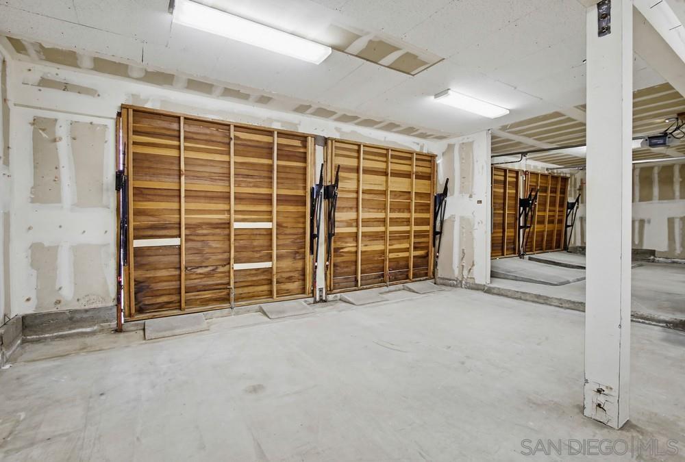 Detail Gallery Image 27 of 54 For 4562-64  Pescadero Ave., San Diego,  CA 92107 - 5 Beds | 4 Baths