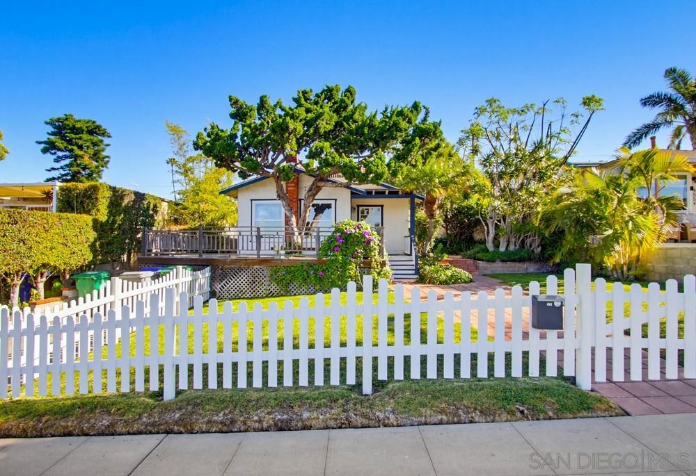 Detail Gallery Image 33 of 54 For 4562-64  Pescadero Ave., San Diego,  CA 92107 - 5 Beds | 4 Baths