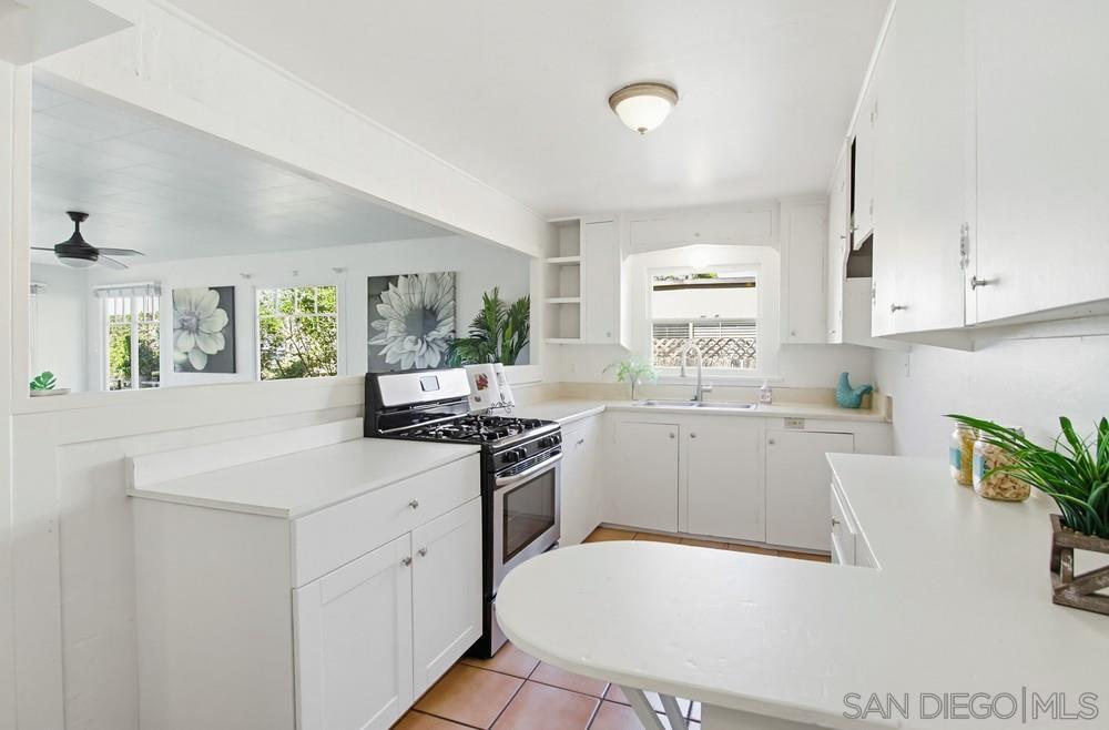 Detail Gallery Image 42 of 54 For 4562-64  Pescadero Ave., San Diego,  CA 92107 - 5 Beds | 4 Baths