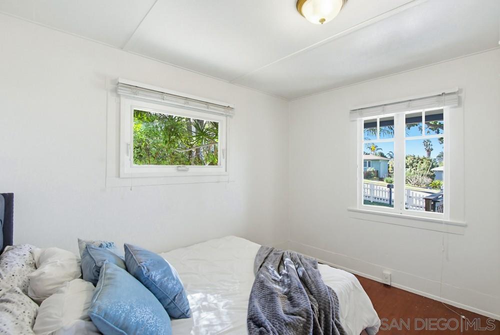 Detail Gallery Image 44 of 54 For 4562-64  Pescadero Ave., San Diego,  CA 92107 - 5 Beds | 4 Baths