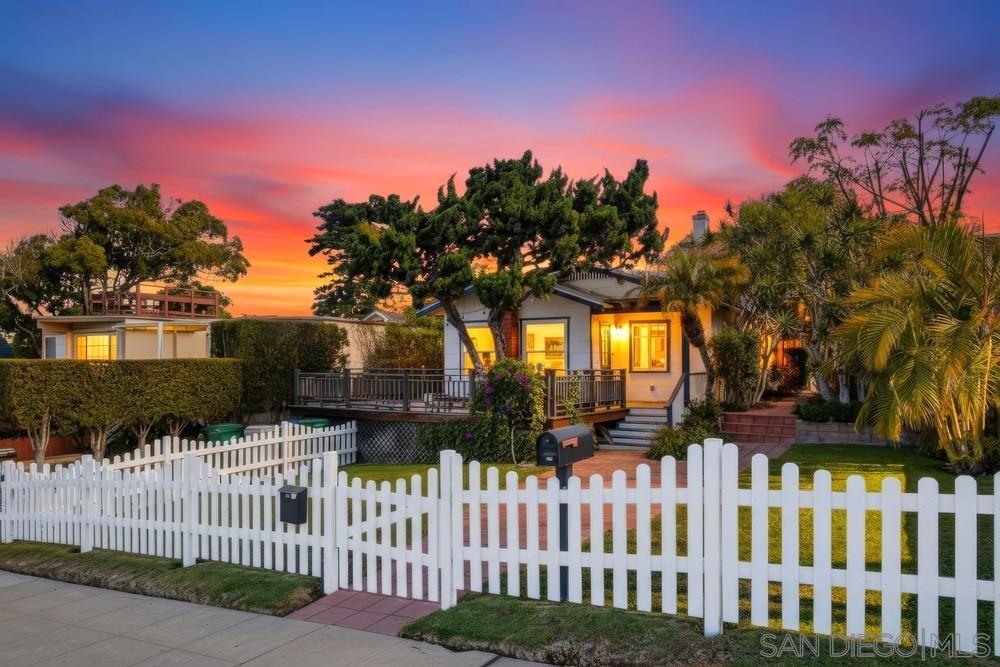 Detail Gallery Image 50 of 54 For 4562-64  Pescadero Ave., San Diego,  CA 92107 - 5 Beds | 4 Baths
