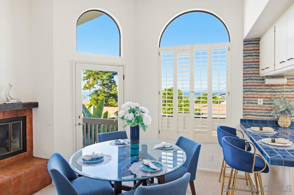 Detail Gallery Image 9 of 54 For 4562-64  Pescadero Ave., San Diego,  CA 92107 - 5 Beds | 4 Baths