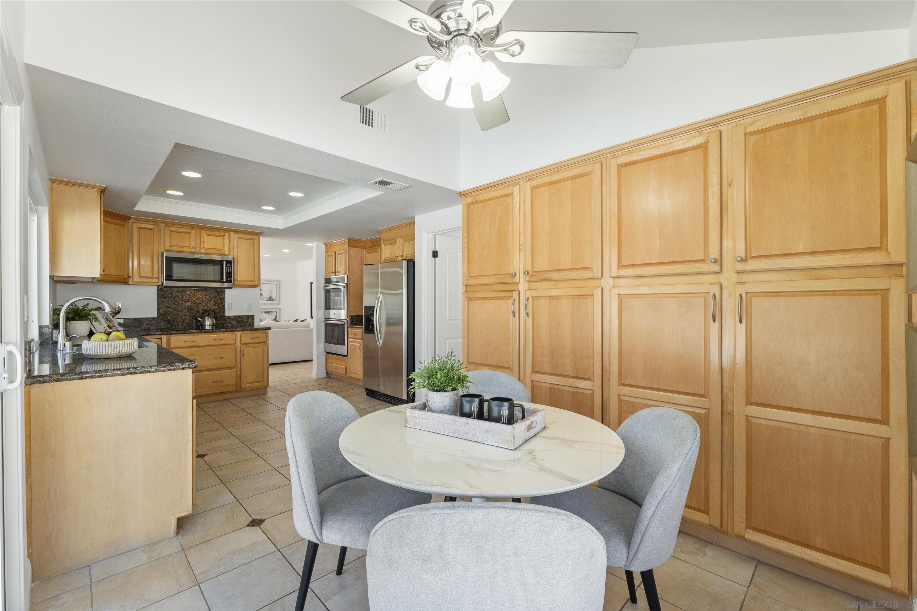 Detail Gallery Image 12 of 59 For 4508  Calle De Vida, San Diego,  CA 92124 - 4 Beds | 3 Baths