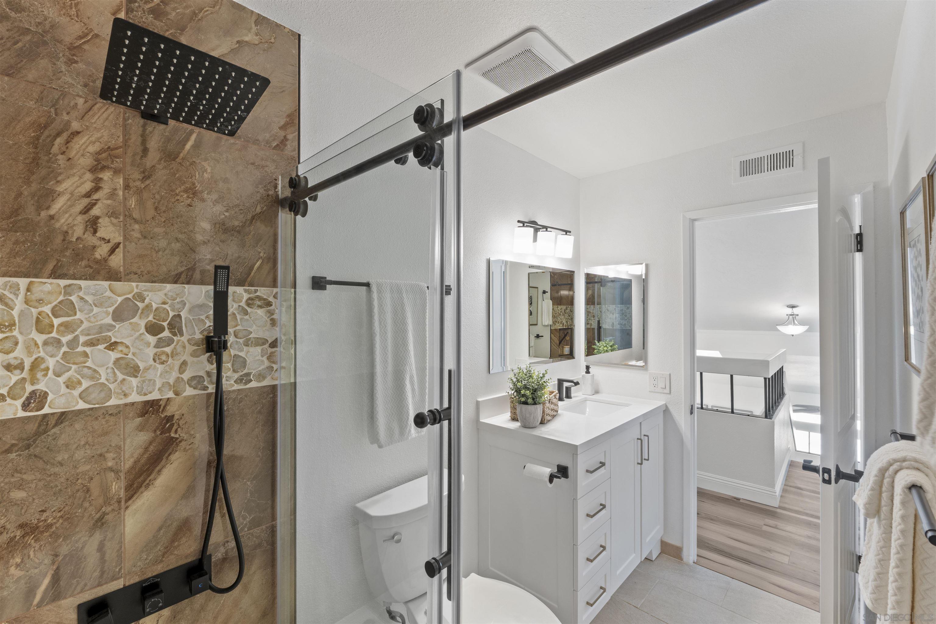 Detail Gallery Image 16 of 59 For 4508  Calle De Vida, San Diego,  CA 92124 - 4 Beds | 3 Baths