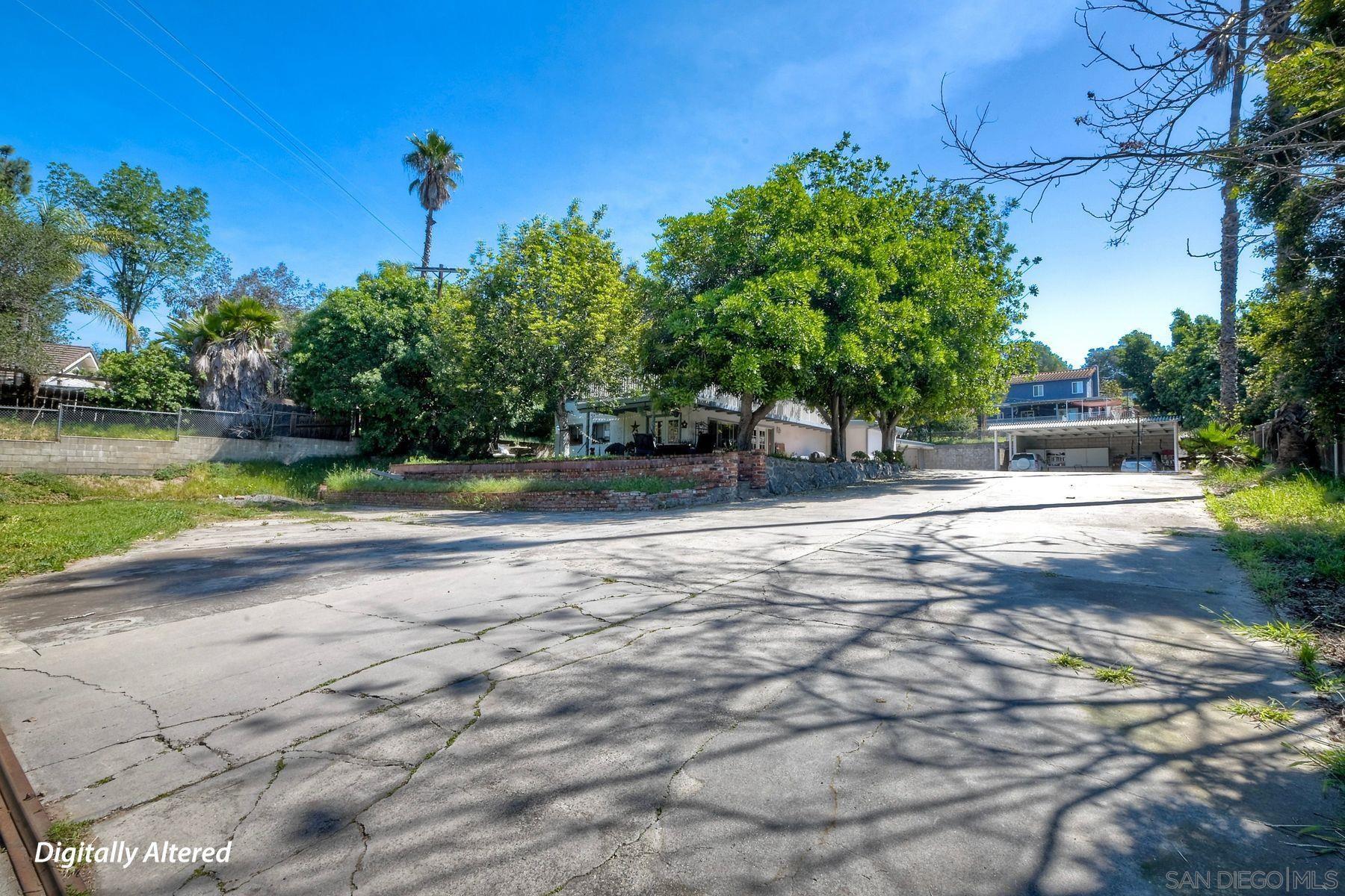 Detail Gallery Image 2 of 39 For 820  Birch Avenue, Escondido,  CA 92027 - 5 Beds | 2 Baths