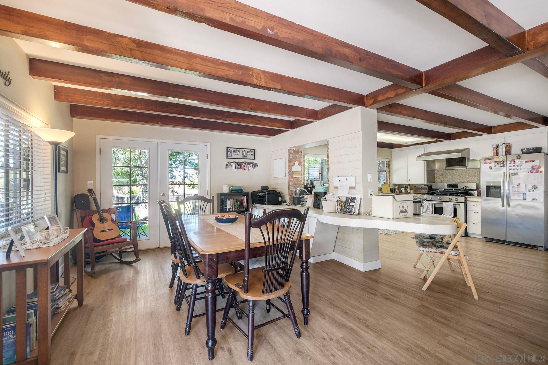 Detail Gallery Image 13 of 39 For 820  Birch Avenue, Escondido,  CA 92027 - 5 Beds | 2 Baths