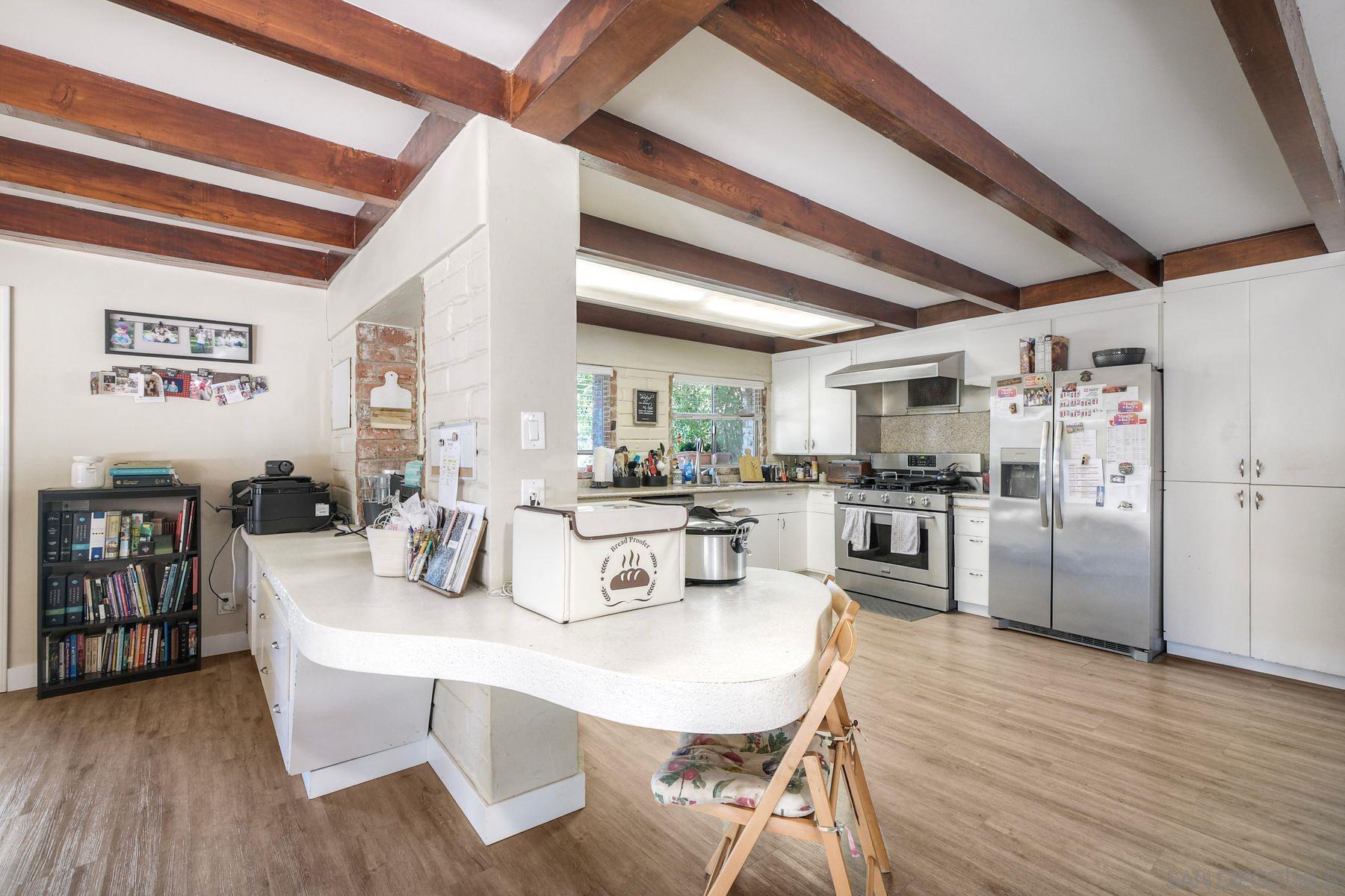 Detail Gallery Image 16 of 39 For 820  Birch Avenue, Escondido,  CA 92027 - 5 Beds | 2 Baths