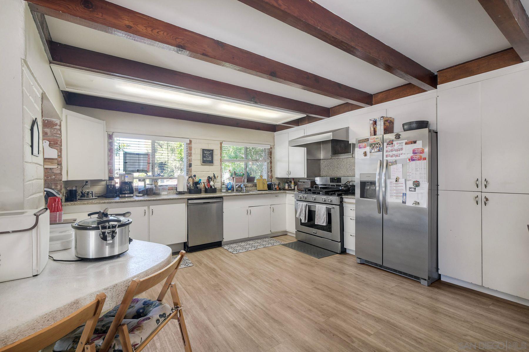 Detail Gallery Image 17 of 39 For 820  Birch Avenue, Escondido,  CA 92027 - 5 Beds | 2 Baths