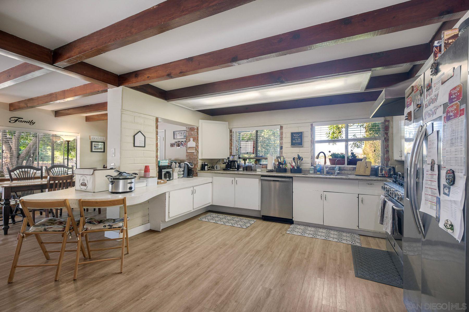 Detail Gallery Image 18 of 39 For 820  Birch Avenue, Escondido,  CA 92027 - 5 Beds | 2 Baths