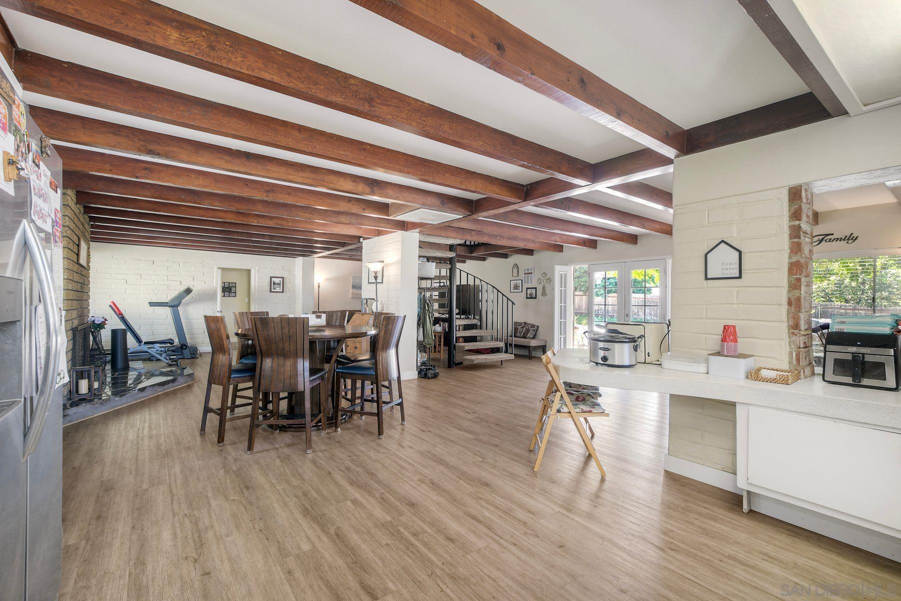 Detail Gallery Image 19 of 39 For 820  Birch Avenue, Escondido,  CA 92027 - 5 Beds | 2 Baths