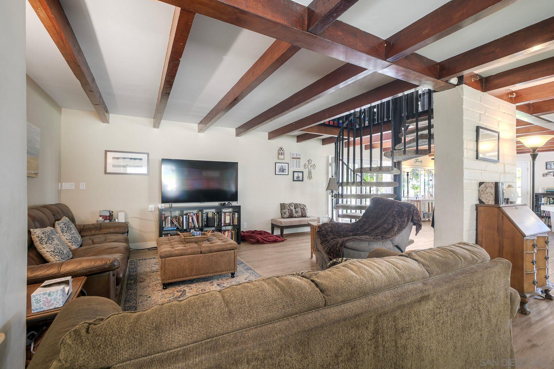 Detail Gallery Image 23 of 39 For 820  Birch Avenue, Escondido,  CA 92027 - 5 Beds | 2 Baths