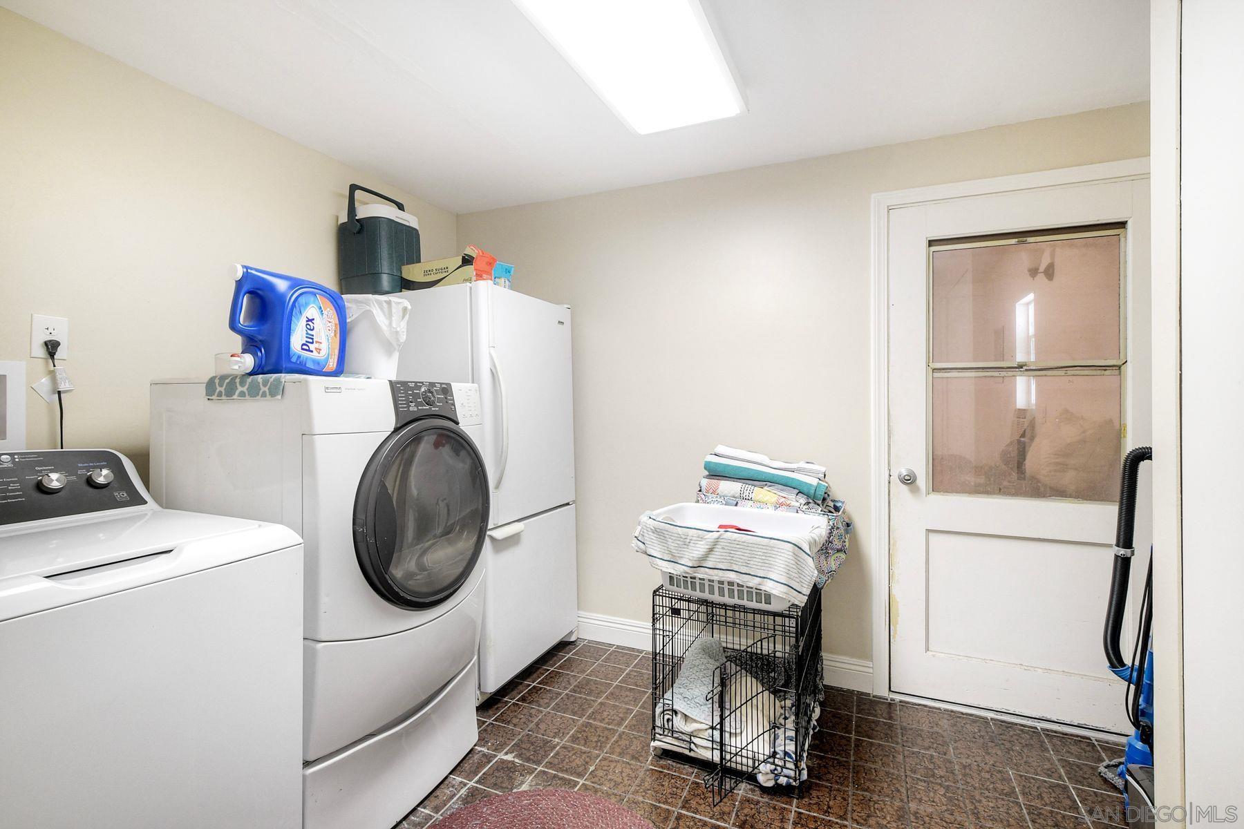 Detail Gallery Image 27 of 39 For 820  Birch Avenue, Escondido,  CA 92027 - 5 Beds | 2 Baths