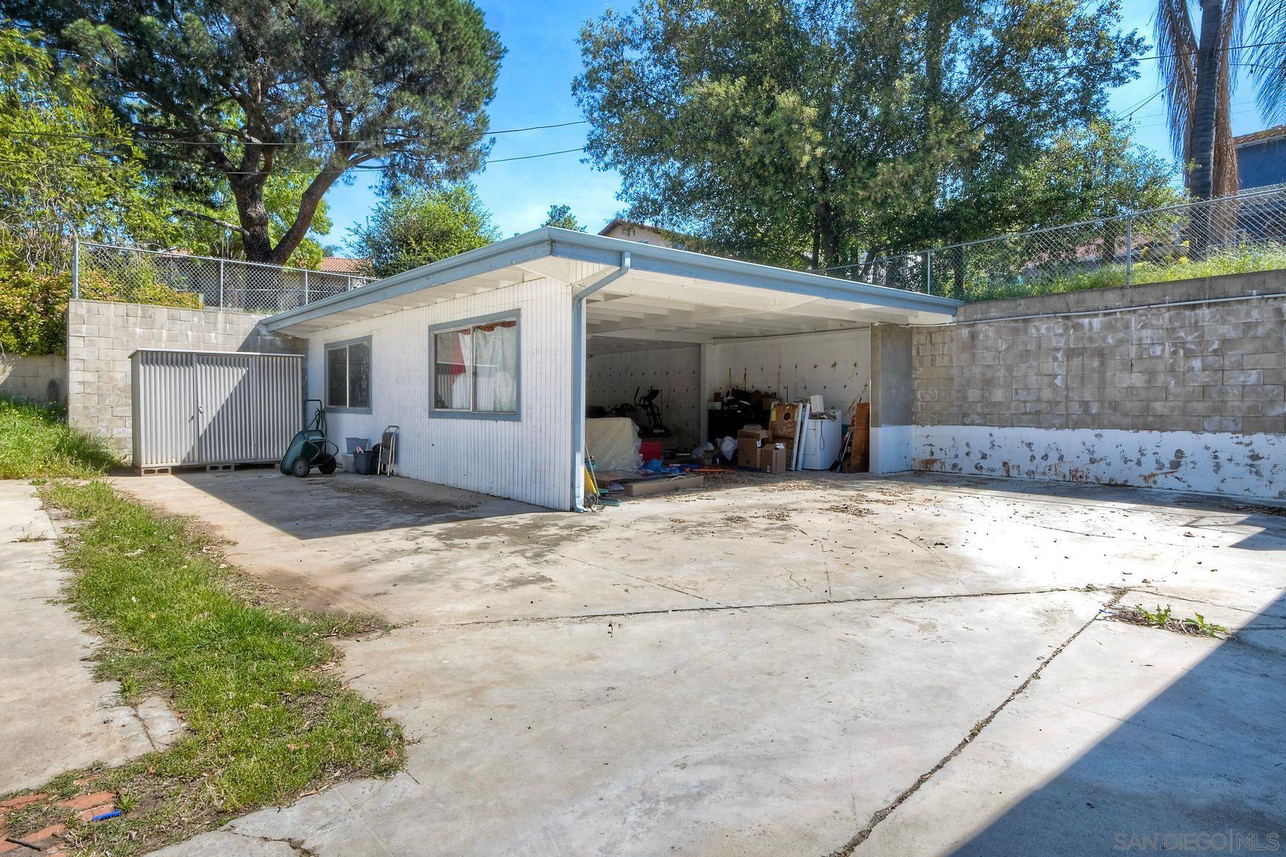 Detail Gallery Image 7 of 39 For 820  Birch Avenue, Escondido,  CA 92027 - 5 Beds | 2 Baths