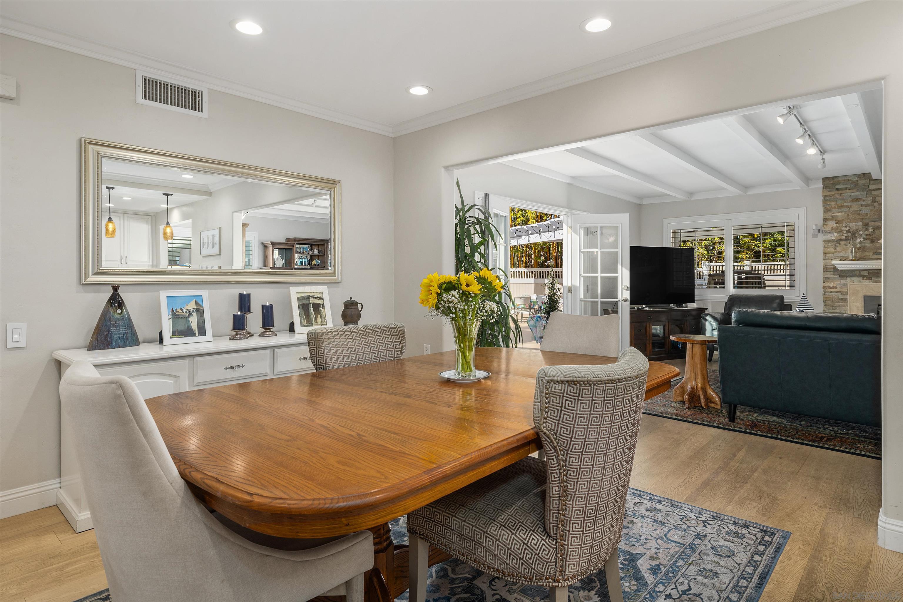 Detail Gallery Image 11 of 40 For 3565  Mount Burnham Ct, San Diego,  CA 92111 - 3 Beds | 3 Baths