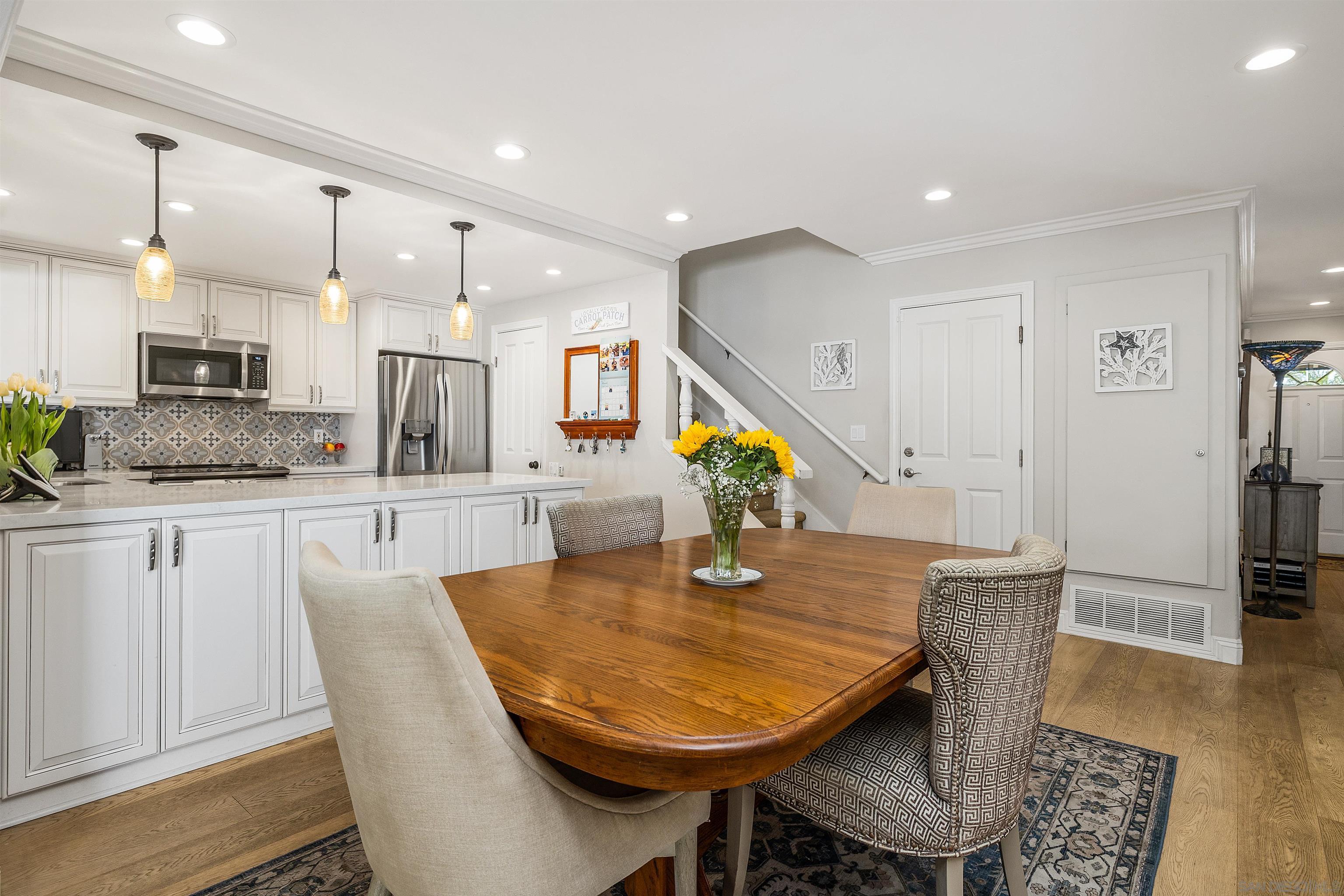 Detail Gallery Image 12 of 40 For 3565  Mount Burnham Ct, San Diego,  CA 92111 - 3 Beds | 3 Baths