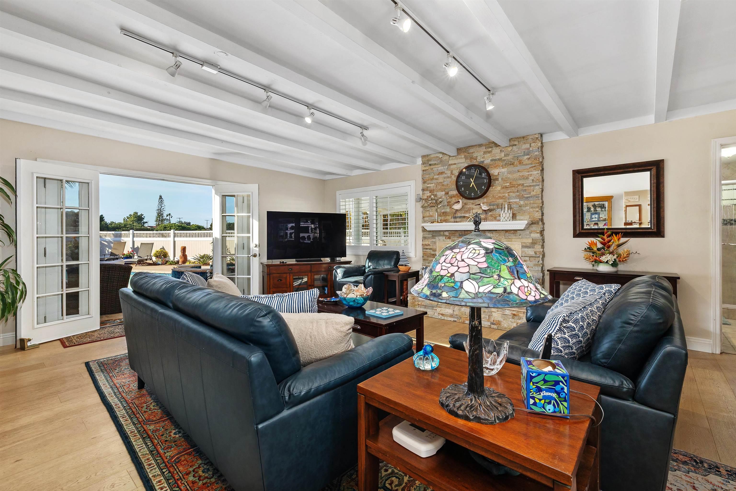 Detail Gallery Image 21 of 40 For 3565  Mount Burnham Ct, San Diego,  CA 92111 - 3 Beds | 3 Baths