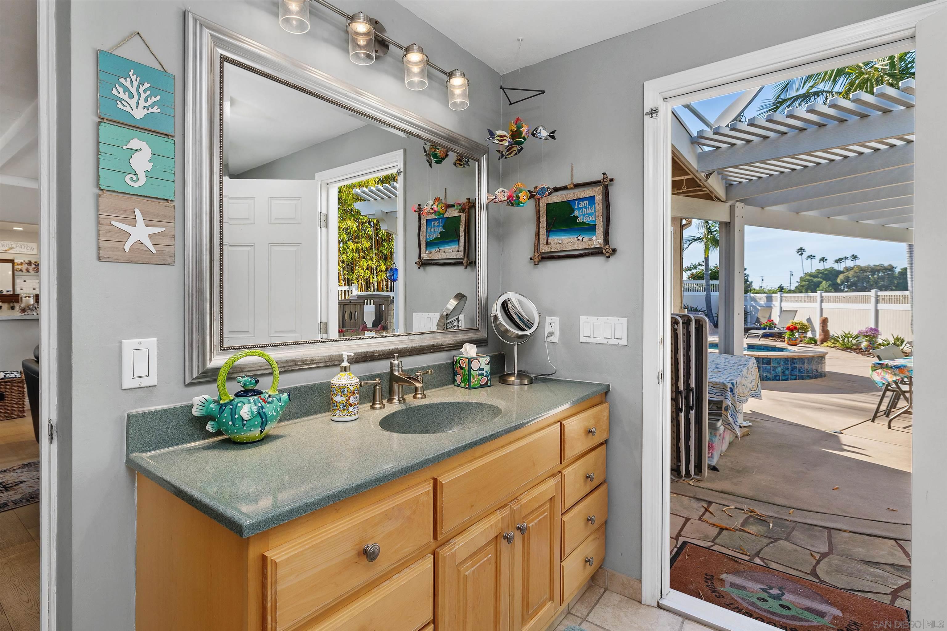 Detail Gallery Image 23 of 40 For 3565  Mount Burnham Ct, San Diego,  CA 92111 - 3 Beds | 3 Baths