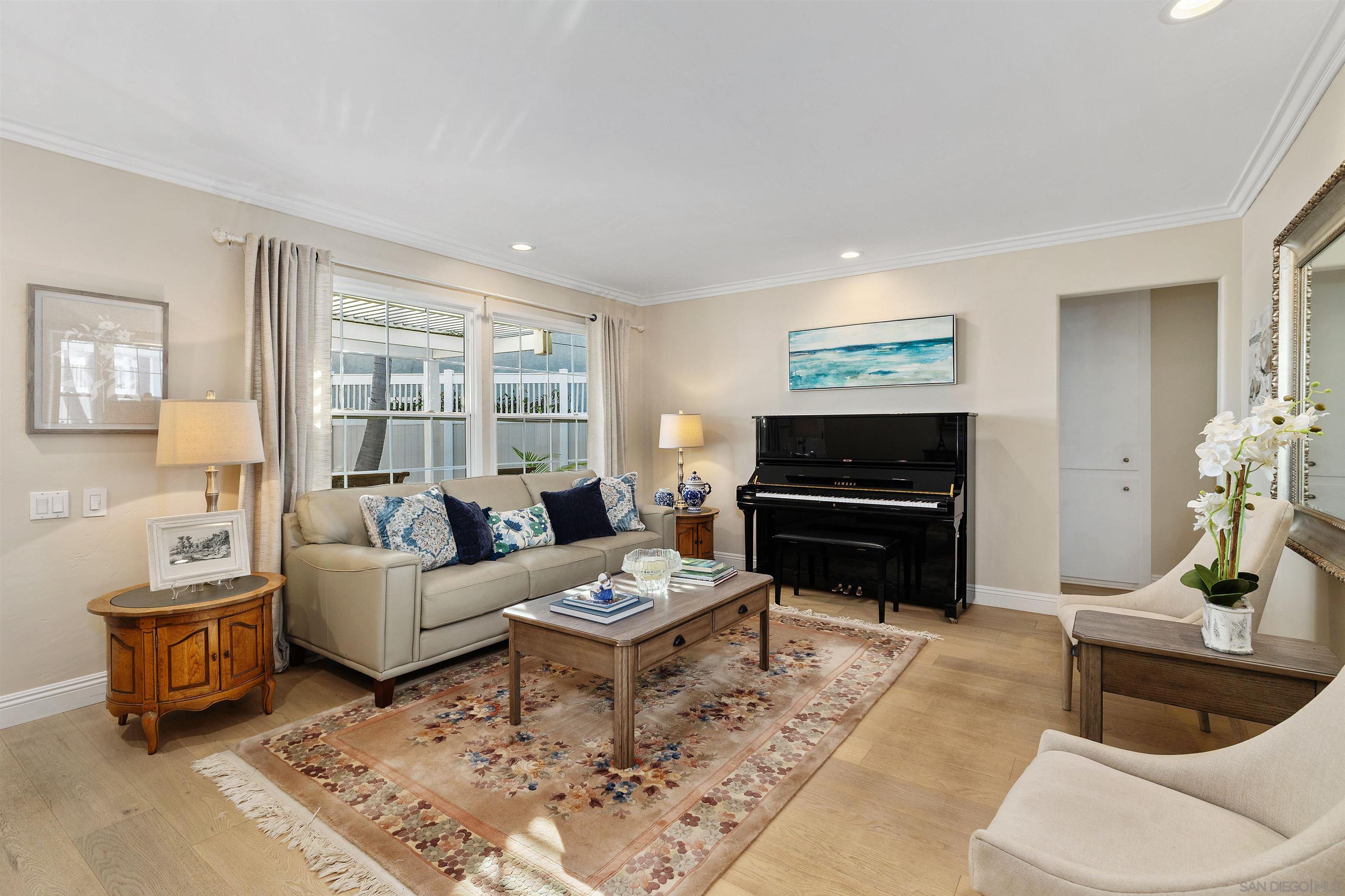 Detail Gallery Image 4 of 40 For 3565  Mount Burnham Ct, San Diego,  CA 92111 - 3 Beds | 3 Baths