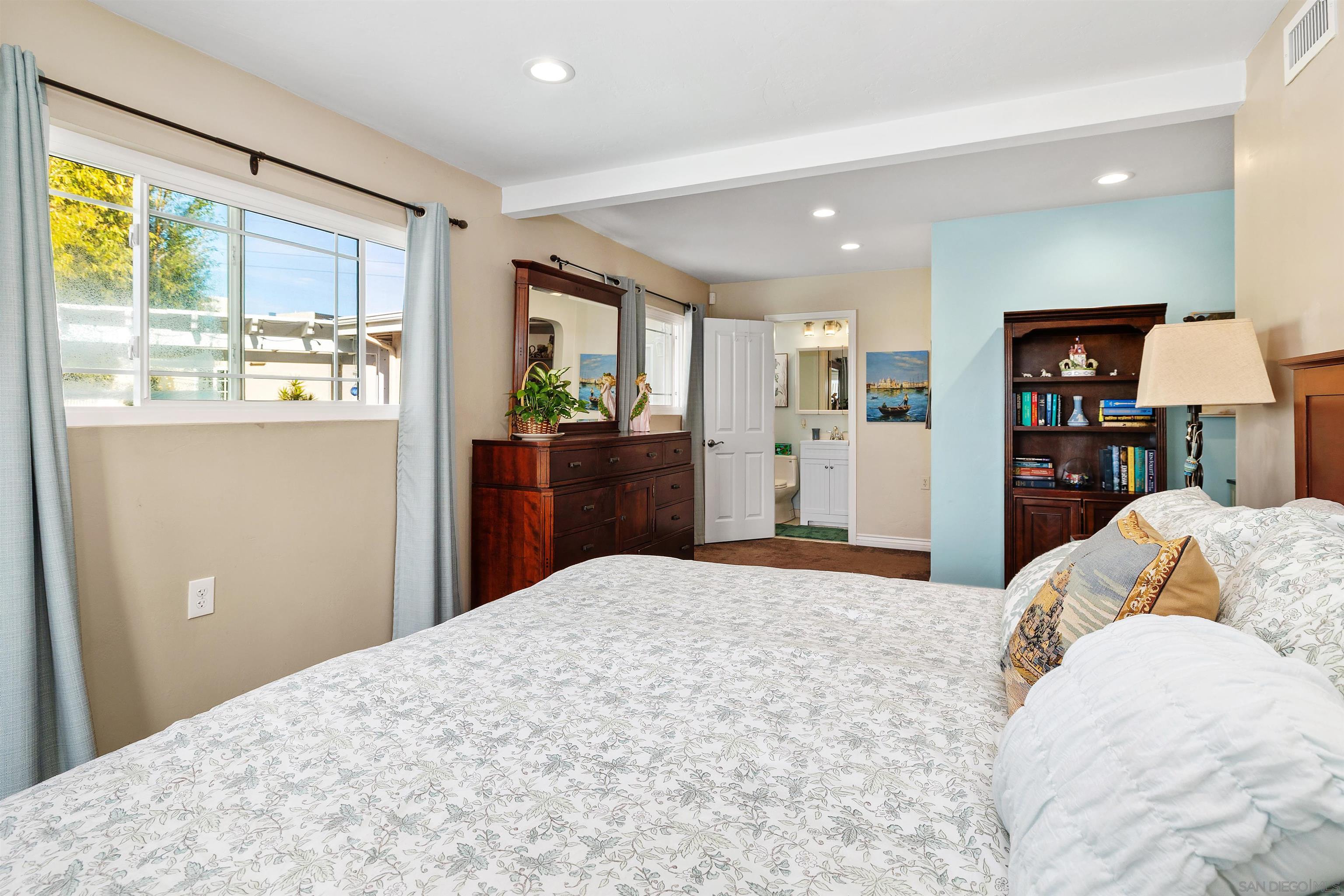 Detail Gallery Image 32 of 40 For 3565  Mount Burnham Ct, San Diego,  CA 92111 - 3 Beds | 3 Baths