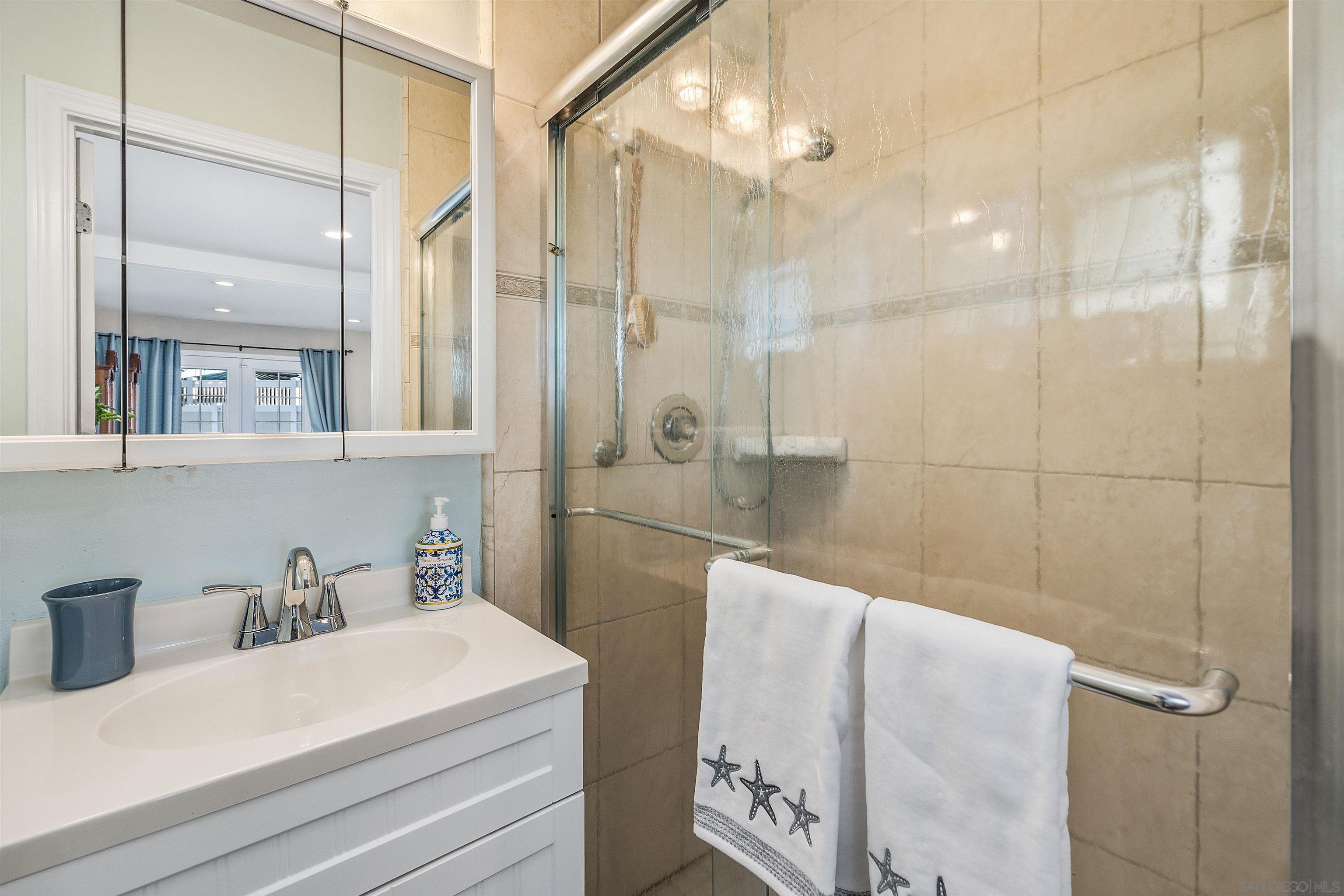 Detail Gallery Image 33 of 40 For 3565  Mount Burnham Ct, San Diego,  CA 92111 - 3 Beds | 3 Baths