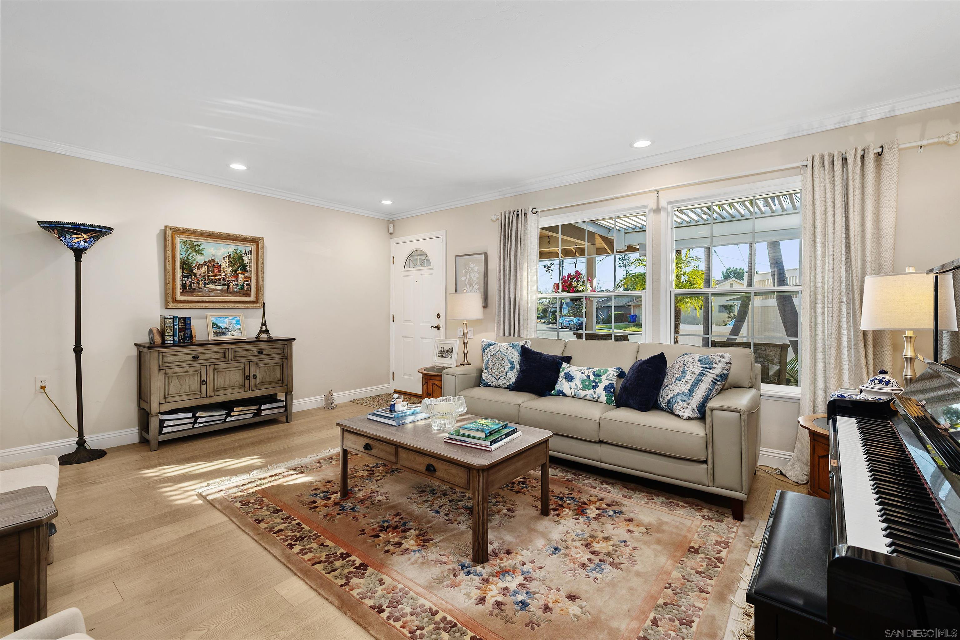 Detail Gallery Image 5 of 40 For 3565  Mount Burnham Ct, San Diego,  CA 92111 - 3 Beds | 3 Baths