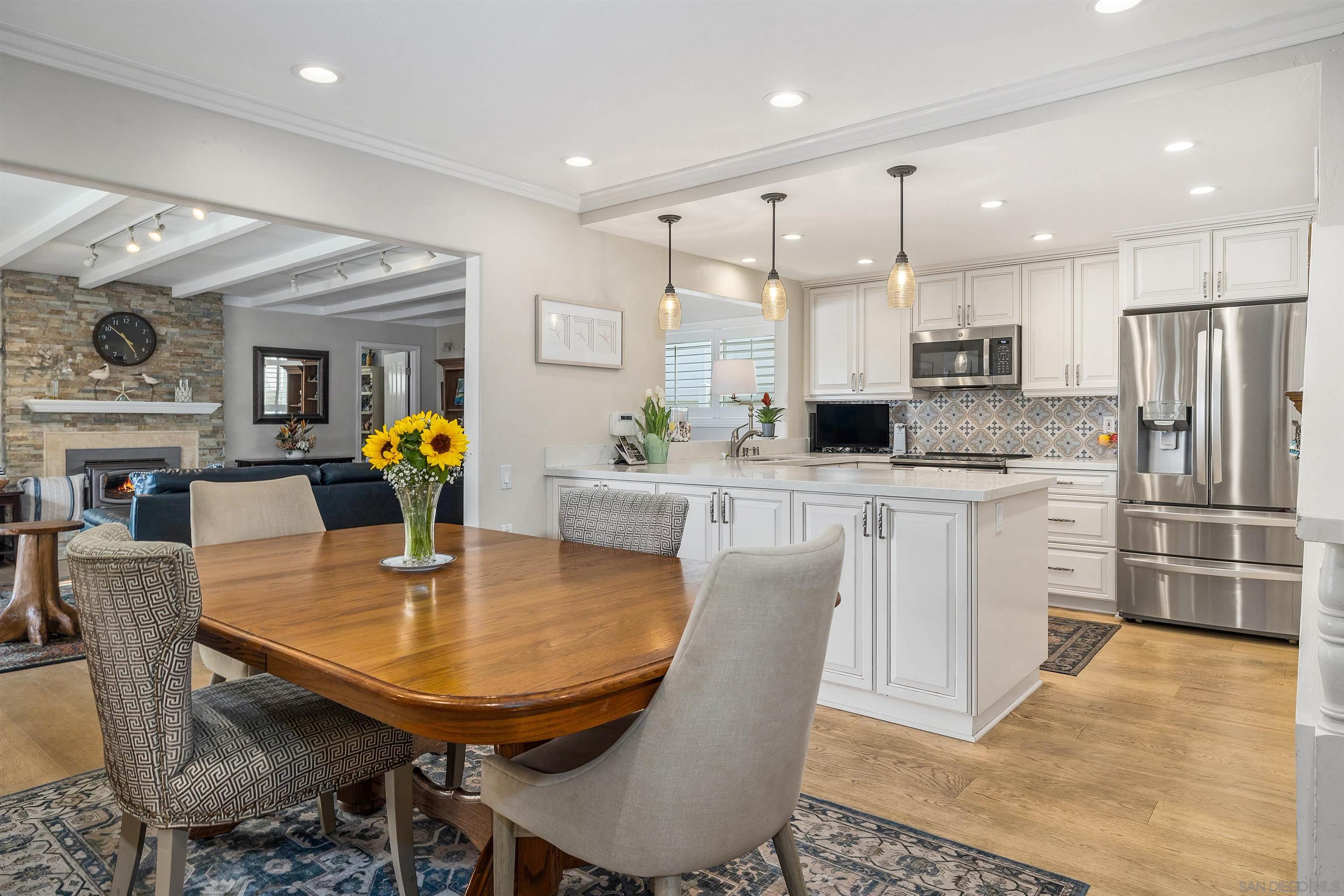 Detail Gallery Image 10 of 40 For 3565  Mount Burnham Ct, San Diego,  CA 92111 - 3 Beds | 3 Baths