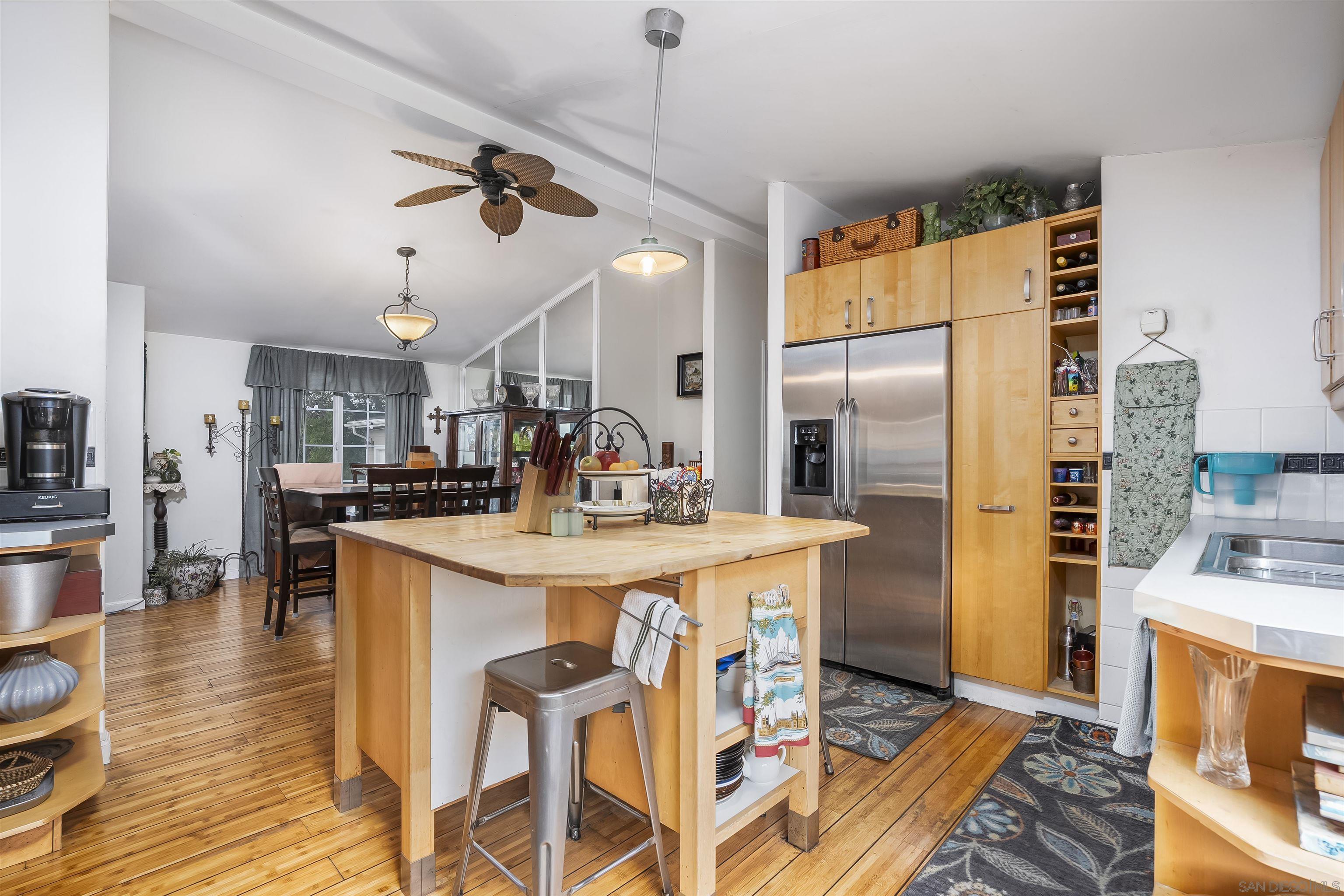 Detail Gallery Image 6 of 30 For 12452  Janet Kay Way, El Cajon,  CA 92021 - 4 Beds | 3 Baths