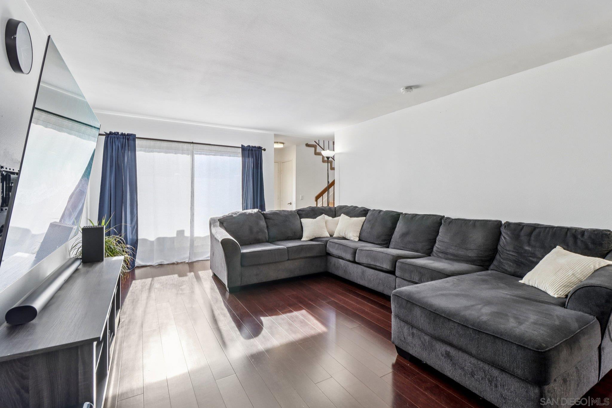 Detail Gallery Image 3 of 25 For 7809  Starling Dr, San Diego,  CA 92123 - 2 Beds | 2/1 Baths