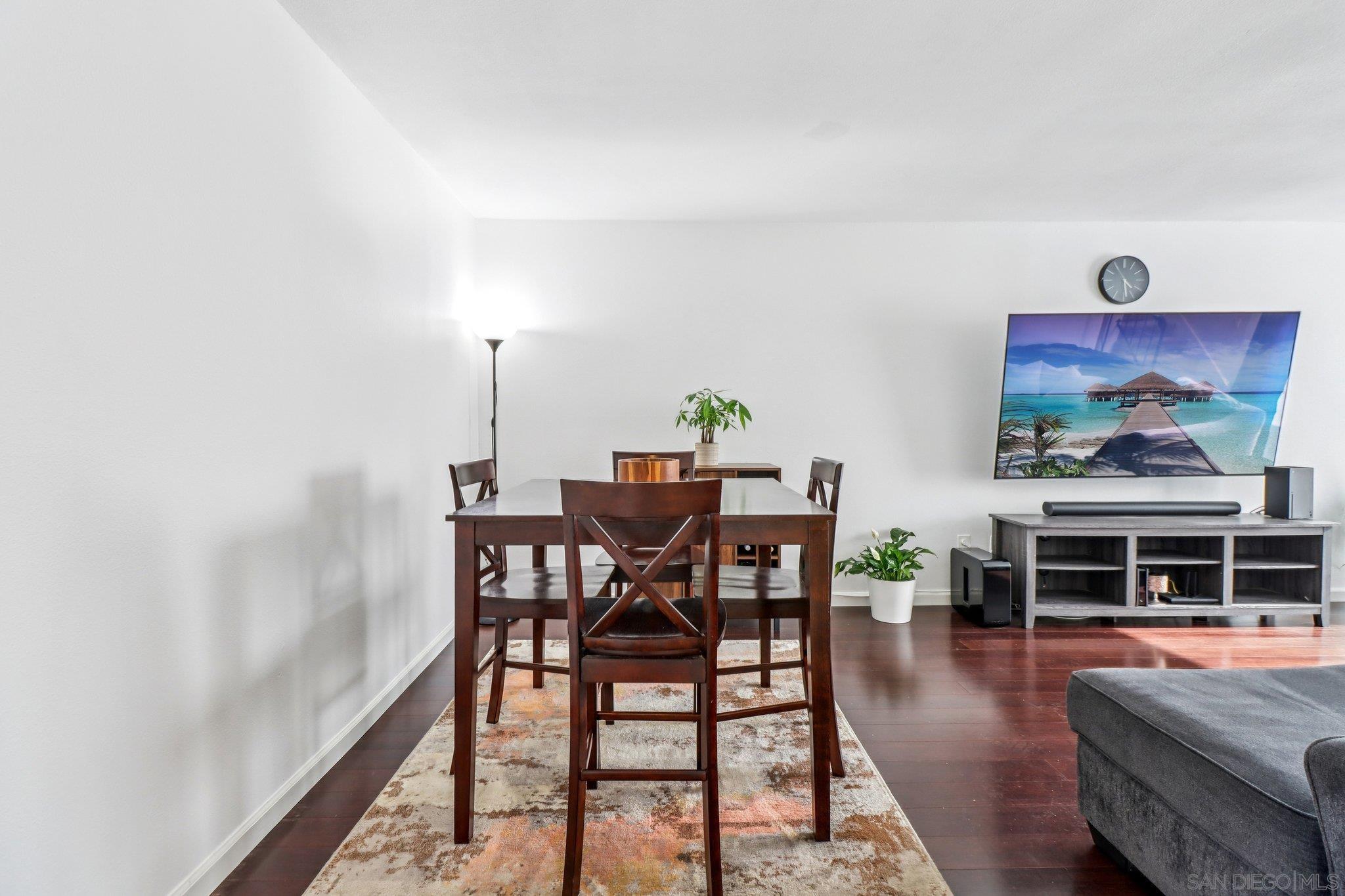 Detail Gallery Image 4 of 25 For 7809  Starling Dr, San Diego,  CA 92123 - 2 Beds | 2/1 Baths