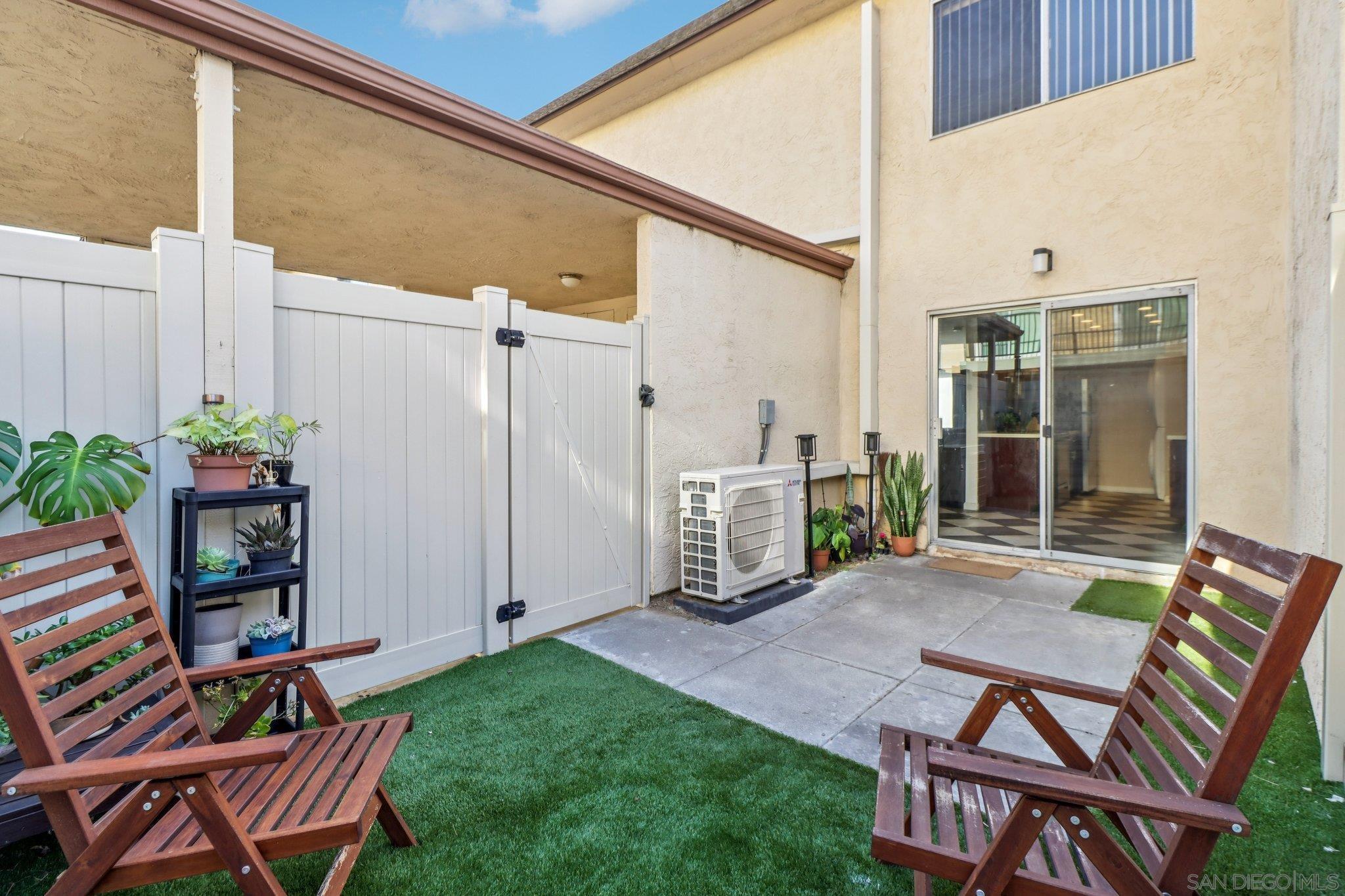 Detail Gallery Image 10 of 25 For 7809  Starling Dr, San Diego,  CA 92123 - 2 Beds | 2/1 Baths