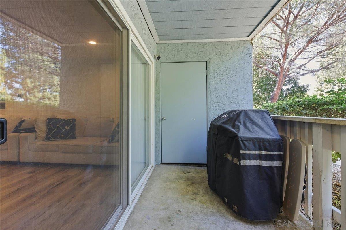 Detail Gallery Image 20 of 38 For 1564  Tanglewood Ln.  #18,  Escondido,  CA 92029 - 2 Beds | 2 Baths