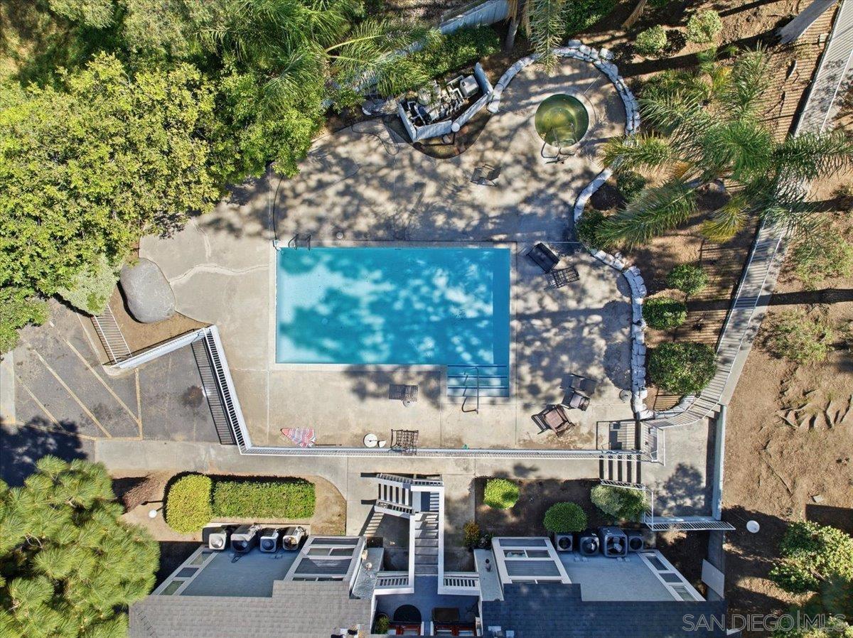 Detail Gallery Image 5 of 38 For 1564  Tanglewood Ln.  #18,  Escondido,  CA 92029 - 2 Beds | 2 Baths