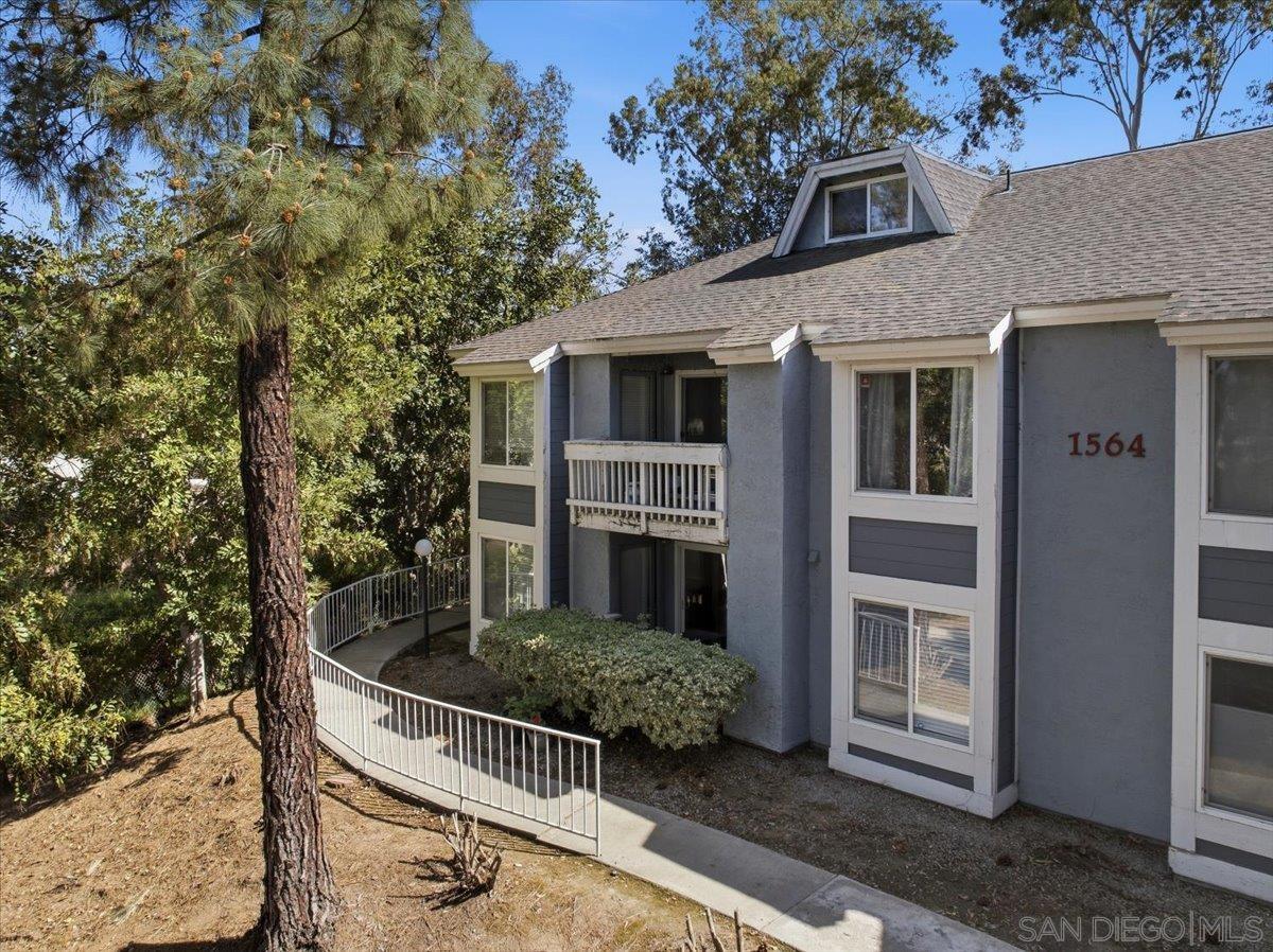 Detail Gallery Image 36 of 38 For 1564  Tanglewood Ln.  #18,  Escondido,  CA 92029 - 2 Beds | 2 Baths