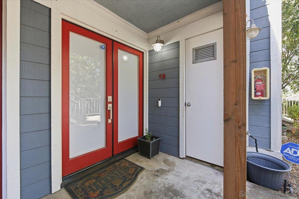 Detail Gallery Image 7 of 38 For 1564  Tanglewood Ln.  #18,  Escondido,  CA 92029 - 2 Beds | 2 Baths