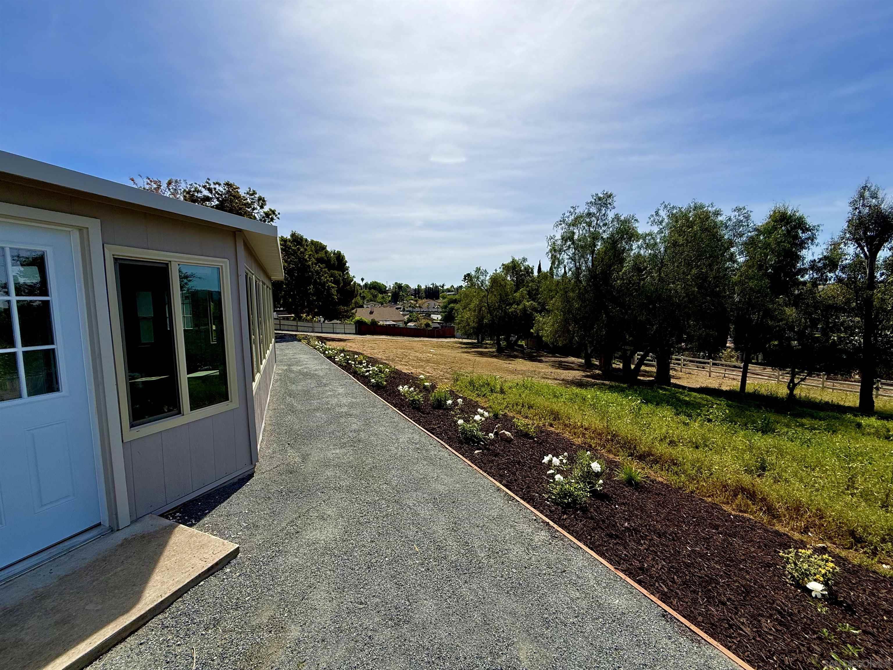 Front Image Thumbnail for SD260006270