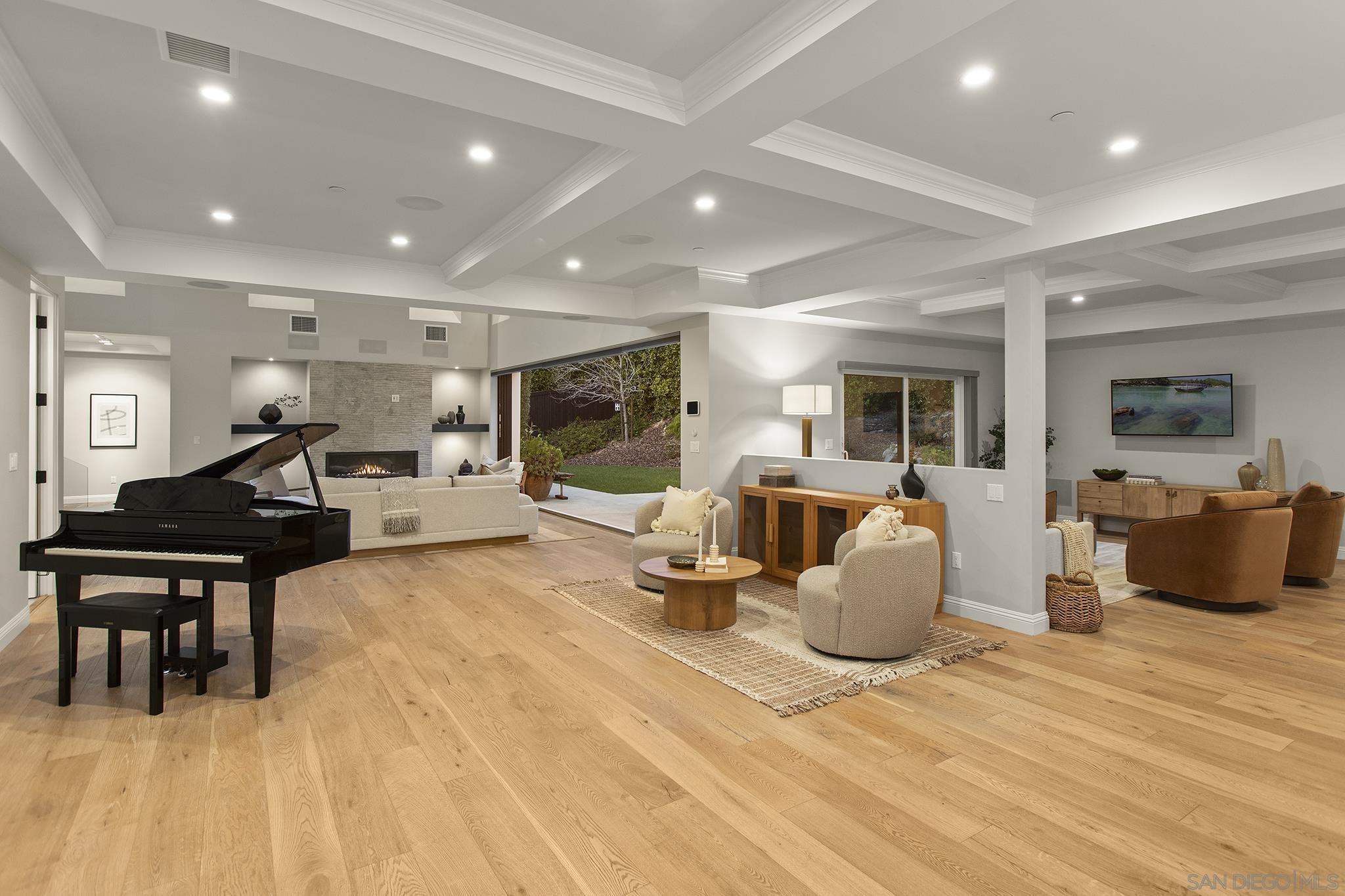 Detail Gallery Image 11 of 19 For 6989  Paseo Laredo, La Jolla,  CA 92037 - 5 Beds | 4/1 Baths