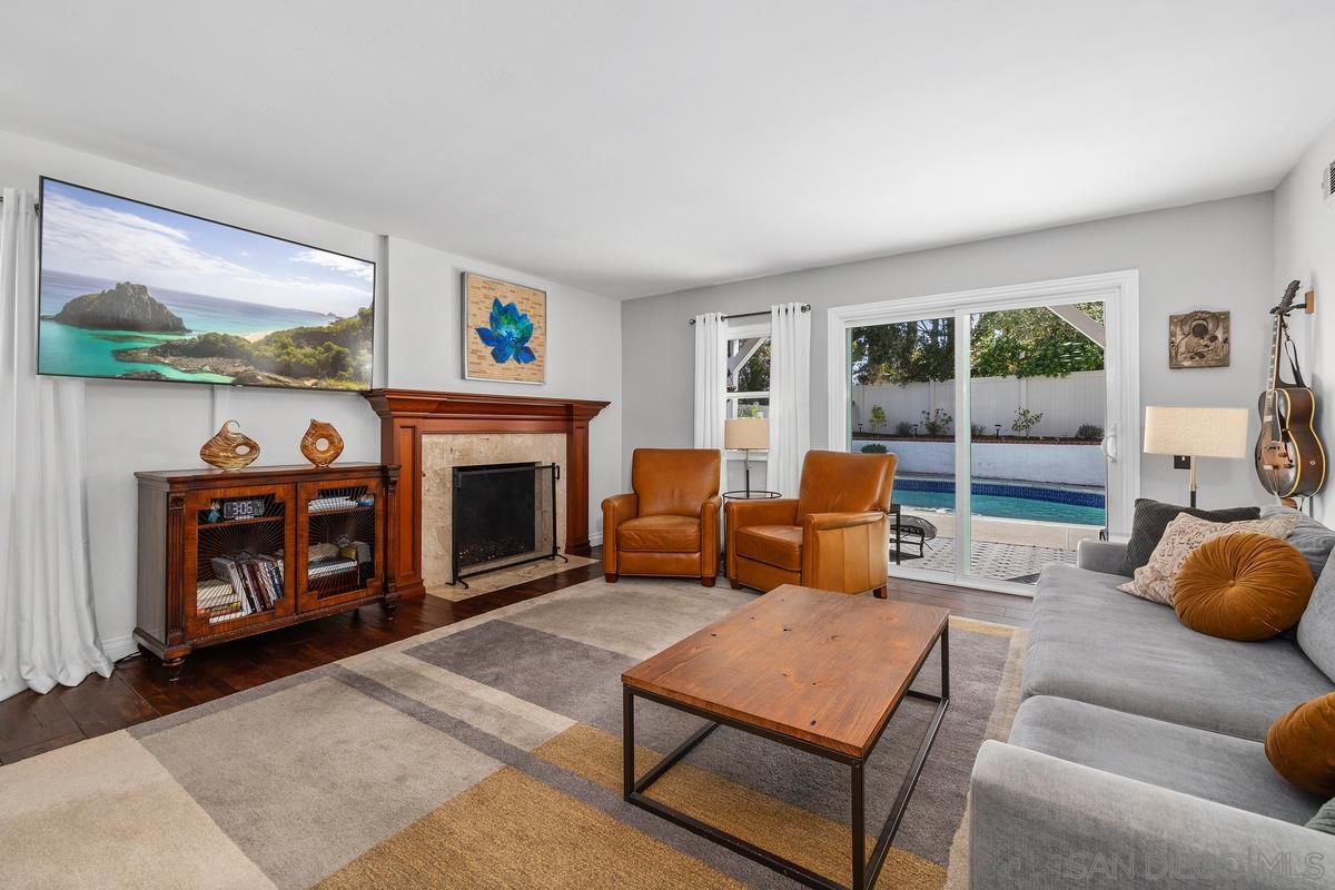 Detail Gallery Image 11 of 42 For 4903  via Cinta, San Diego,  CA 92122 - 4 Beds | 3 Baths